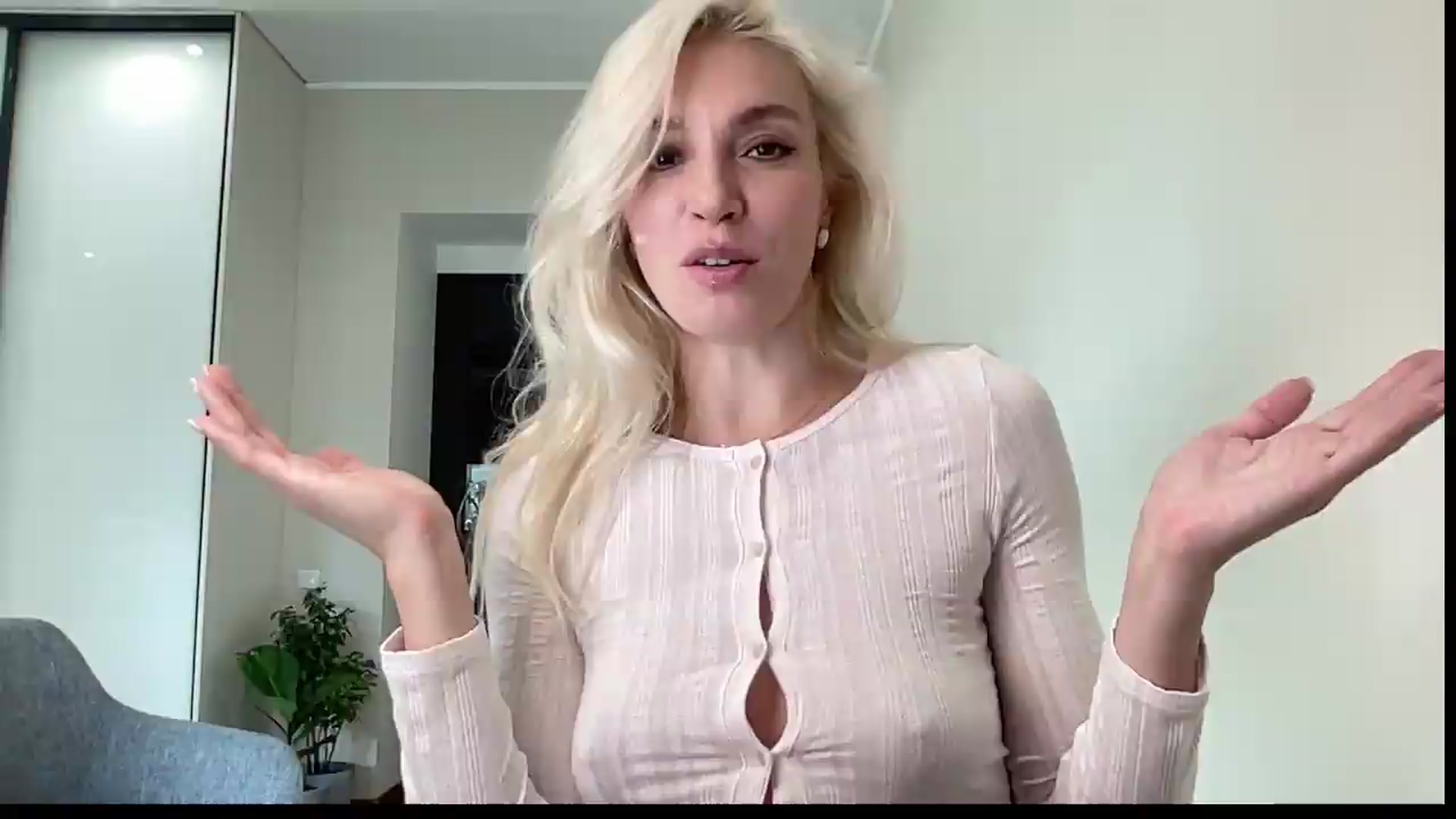Gallery image thumbnail from AmazingkellyX's myfreecams stream on, 08/20/2026, 12:17 image 12 of 20