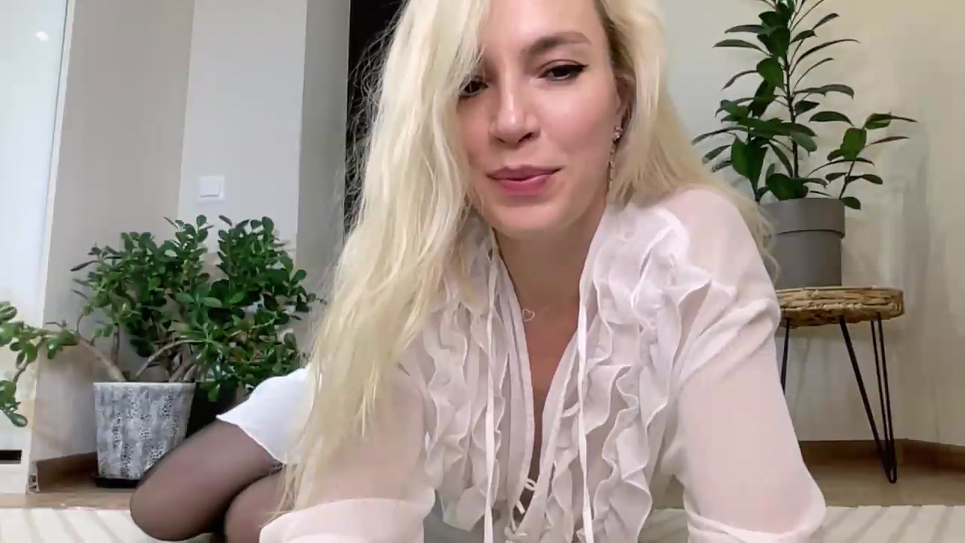 Gallery image thumbnail from AmazingkellyX's myfreecams stream on, 08/29/2026, 13:42 image 15 of 20