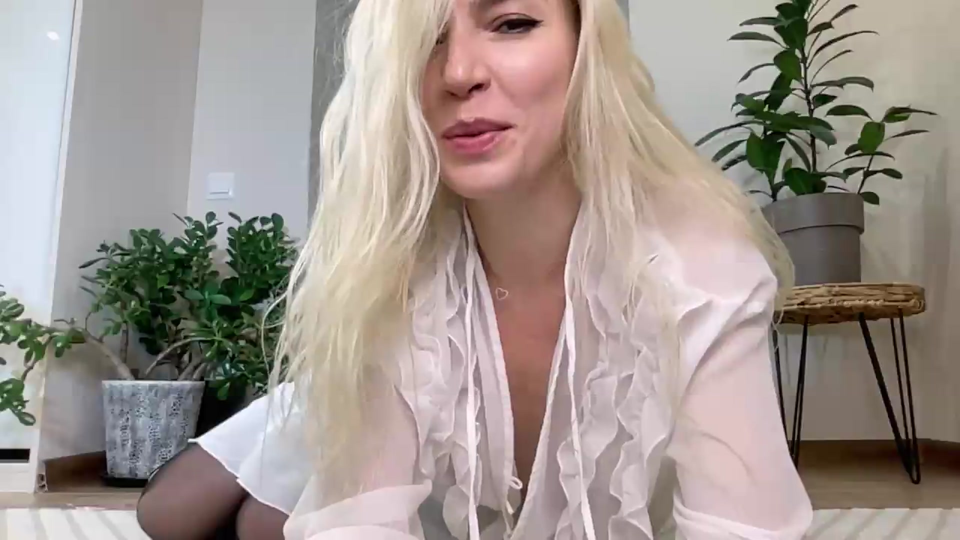 Gallery image thumbnail from AmazingkellyX's myfreecams stream on, 08/29/2026, 13:42 image 18 of 20