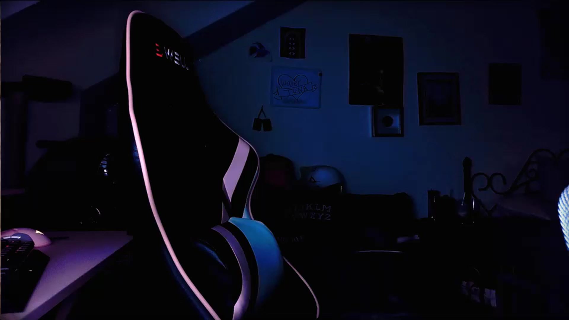 Gallery image thumbnail from Amber666Angel's myfreecams stream on, 10/17/2023, 11:19 image 19 of 20