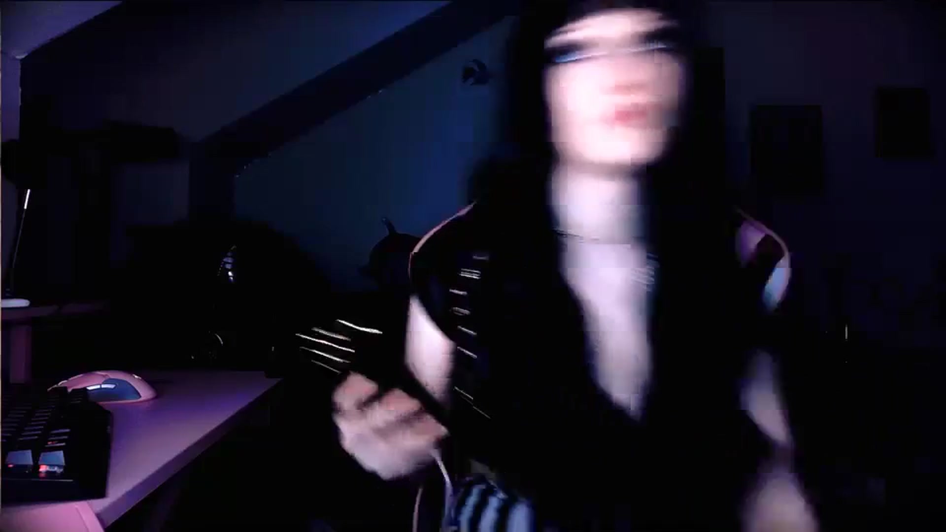 Gallery image thumbnail from Amber666Angel's myfreecams stream on, 10/17/2023, 11:19 image 16 of 20