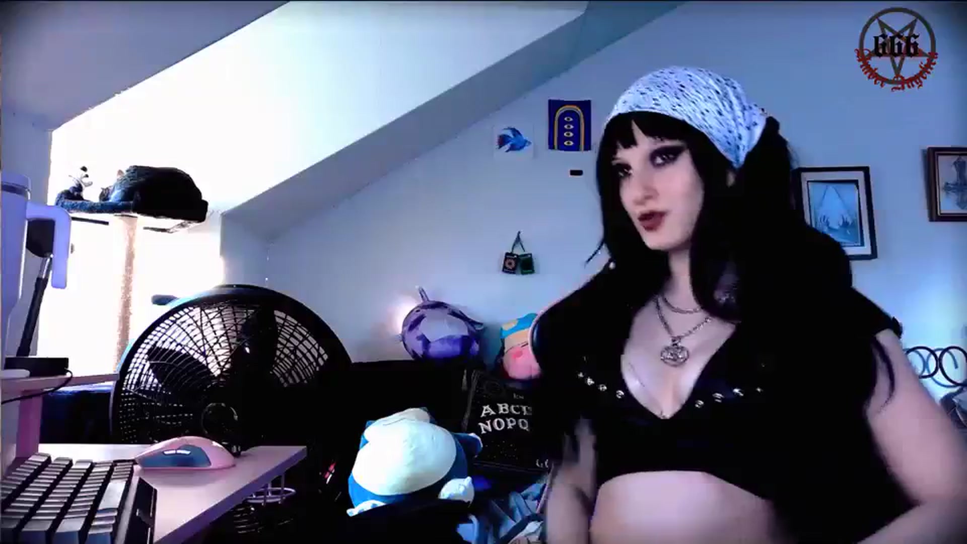 Gallery image thumbnail from Amber666Angel's myfreecams stream on, 10/17/2023, 12:49 image 13 of 20