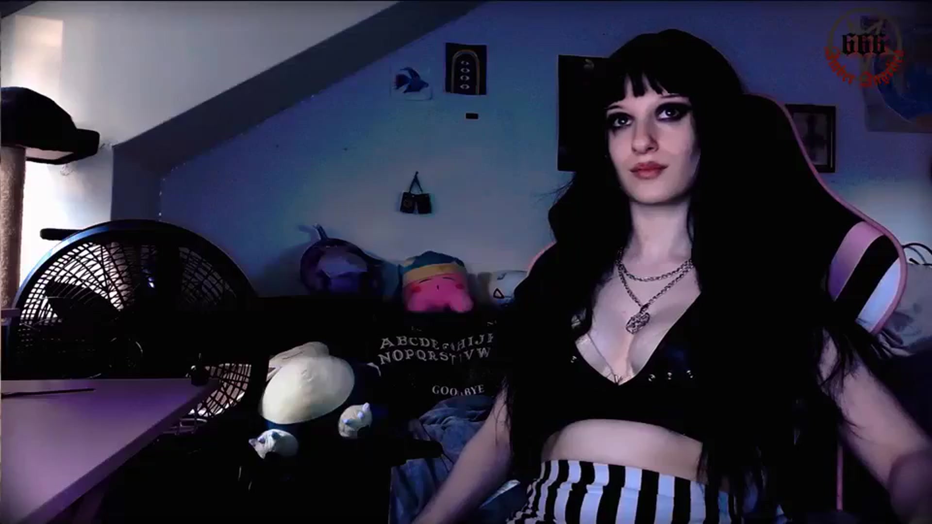 Gallery image thumbnail from Amber666Angel's myfreecams stream on, 10/17/2023, 12:49 image 3 of 20