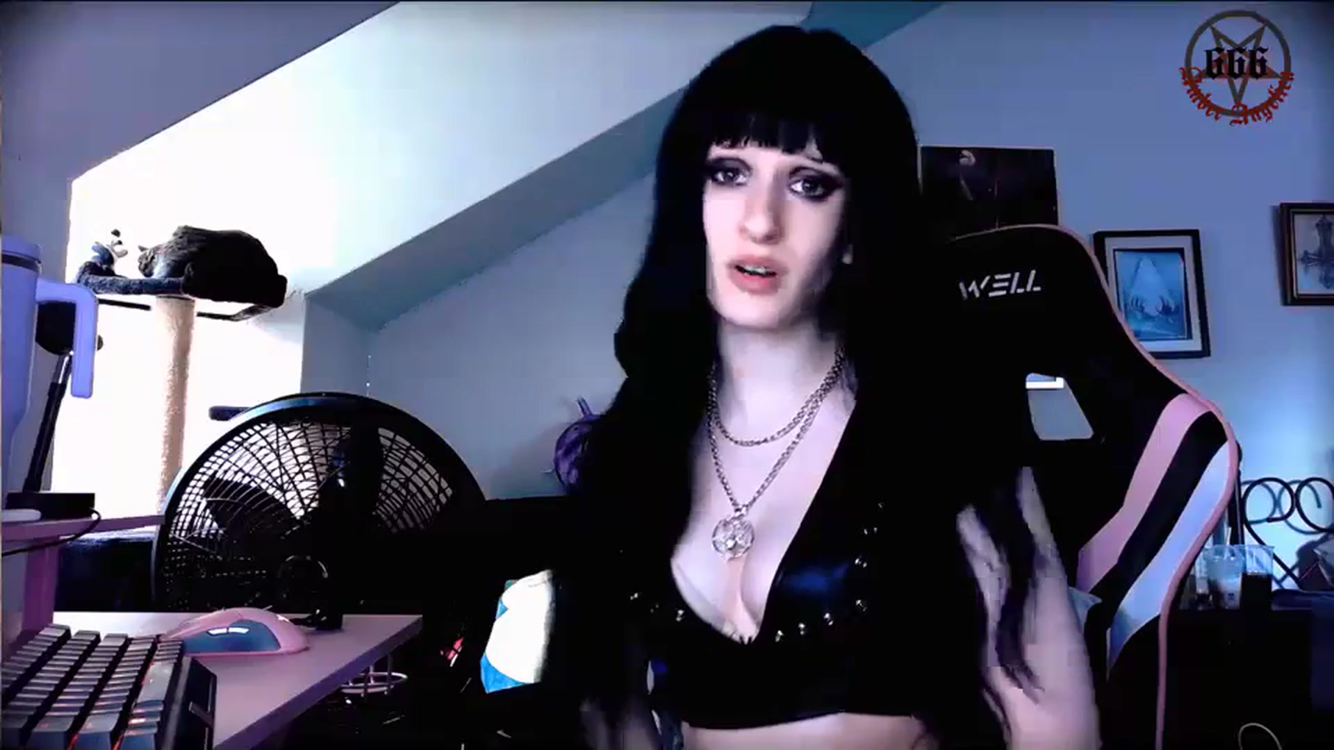 Gallery image thumbnail from Amber666Angel's myfreecams stream on, 10/17/2023, 12:49 image 9 of 20