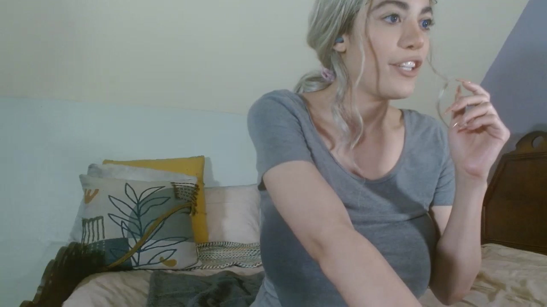 Gallery image thumbnail from AmberAlena_'s myfreecams stream on, 06/29/2023, 18:58 image 5 of 20