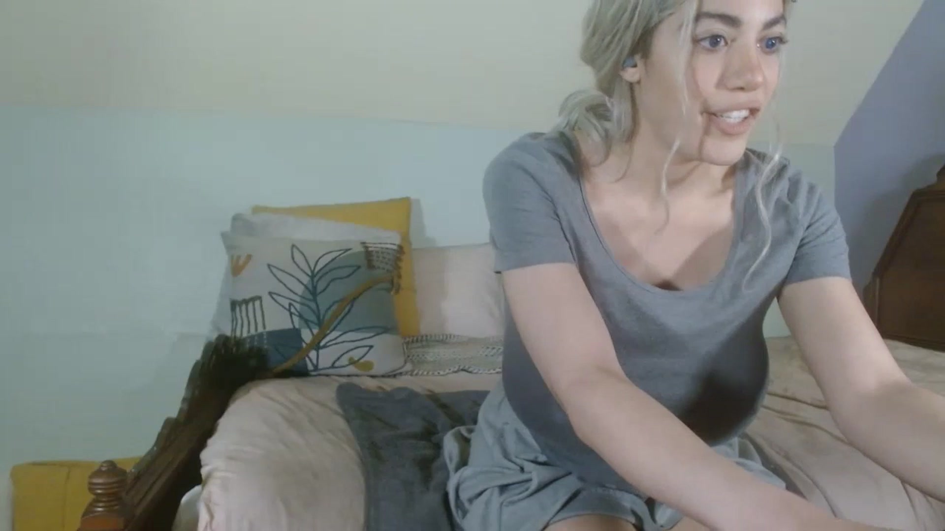 Gallery image thumbnail from AmberAlena_'s myfreecams stream on, 06/29/2023, 18:58 image 17 of 20