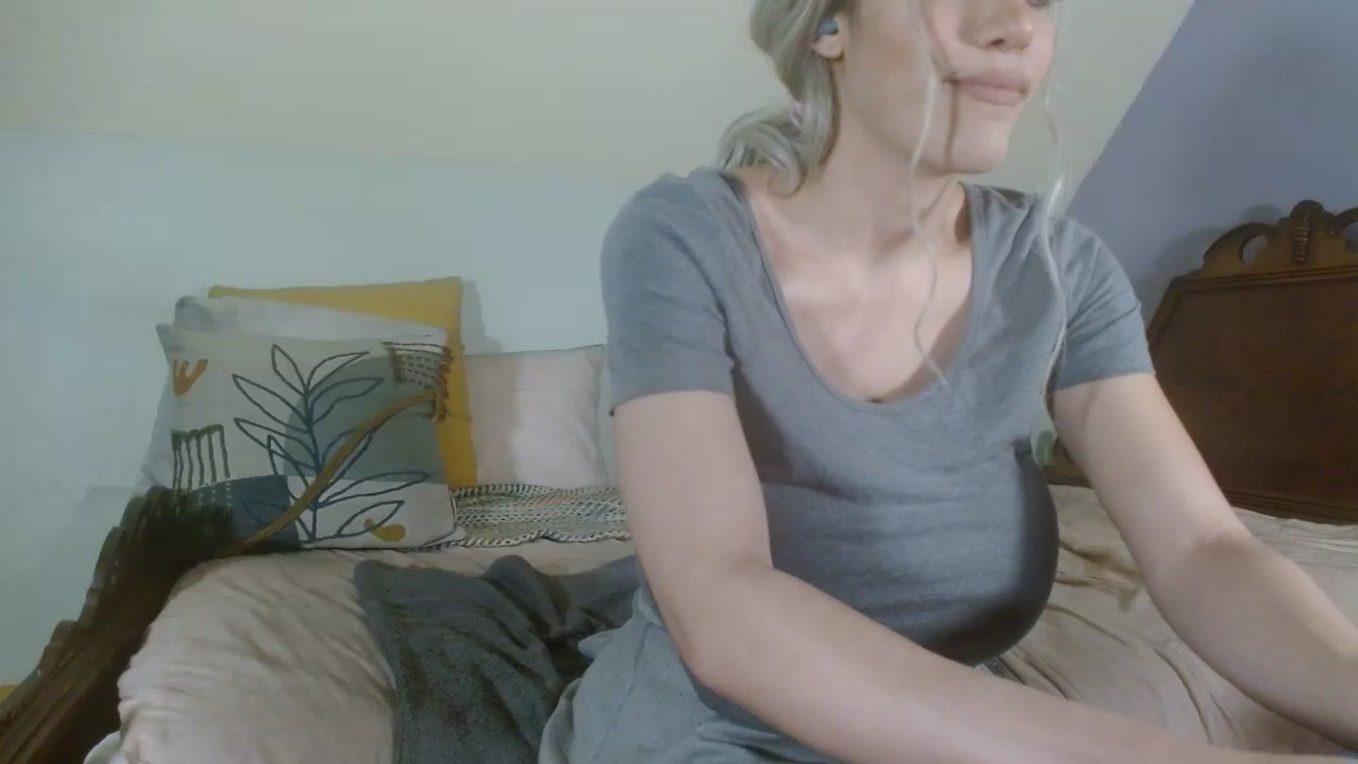 Gallery image thumbnail from AmberAlena_'s myfreecams stream on, 06/29/2023, 18:58 image 12 of 20