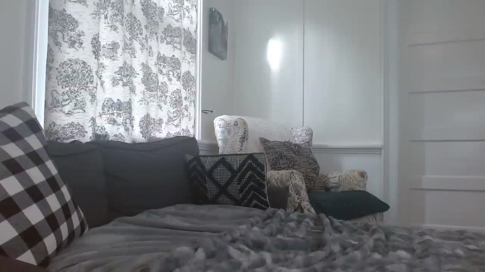 Gallery image thumbnail from AmberAlena_'s myfreecams stream on, 10/06/2023, 21:13 image 7 of 20