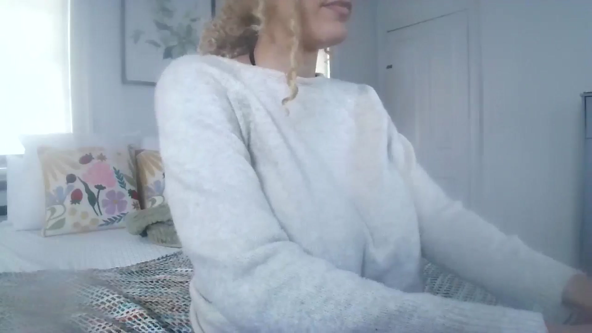 Gallery image thumbnail from AmberAlena_'s myfreecams stream on, 02/05/2025, 17:43 image 15 of 20