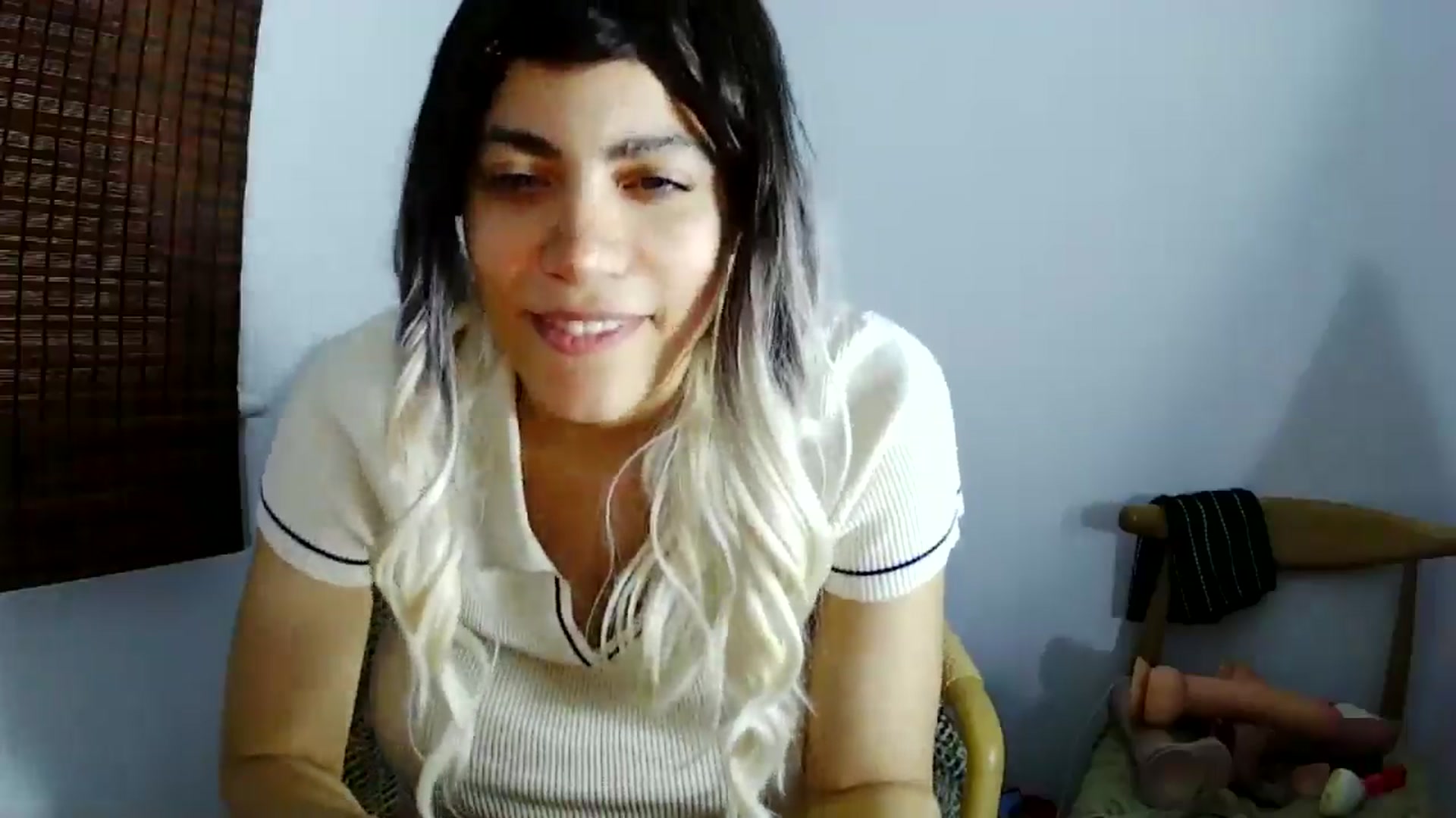 Gallery image thumbnail from AmberAlena_'s myfreecams stream on, 05/21/2025, 11:21 image 16 of 20