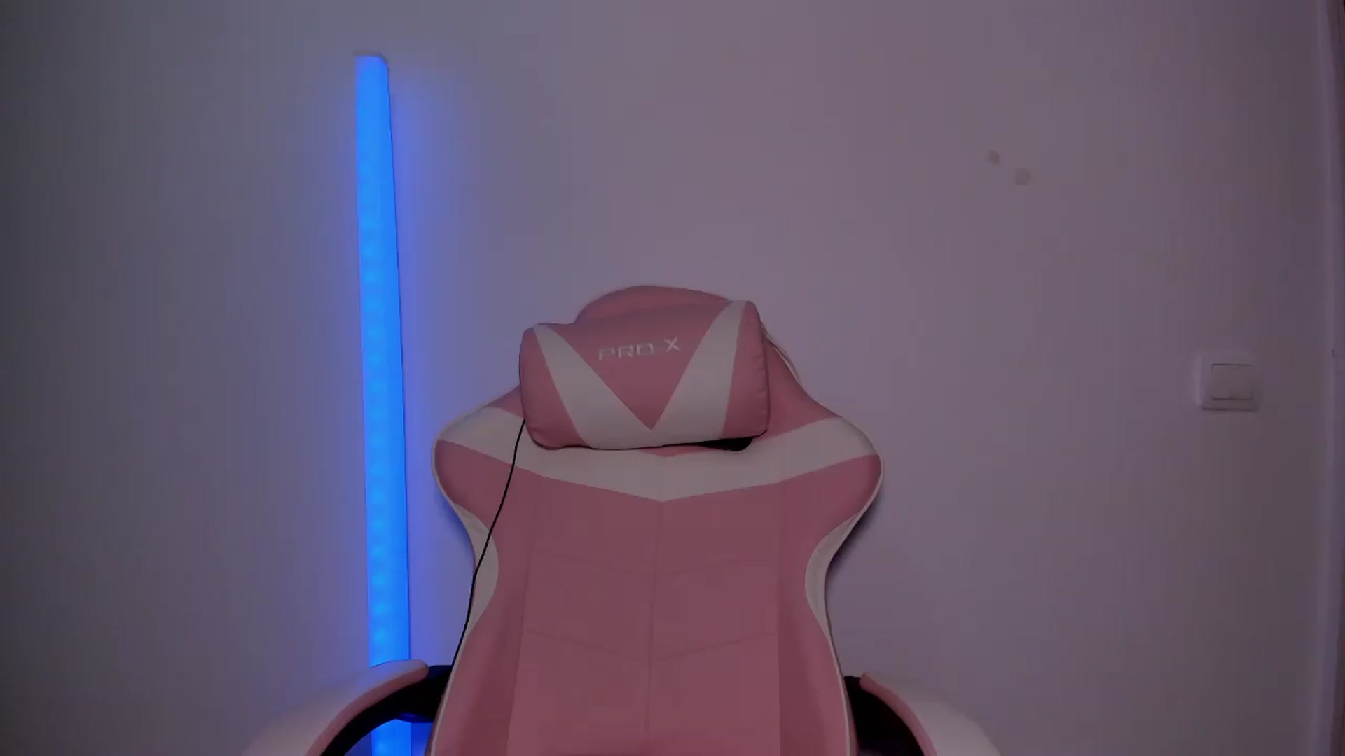 Gallery image thumbnail from AmberBlue_'s myfreecams stream on, 08/17/2026, 23:32 image 7 of 20