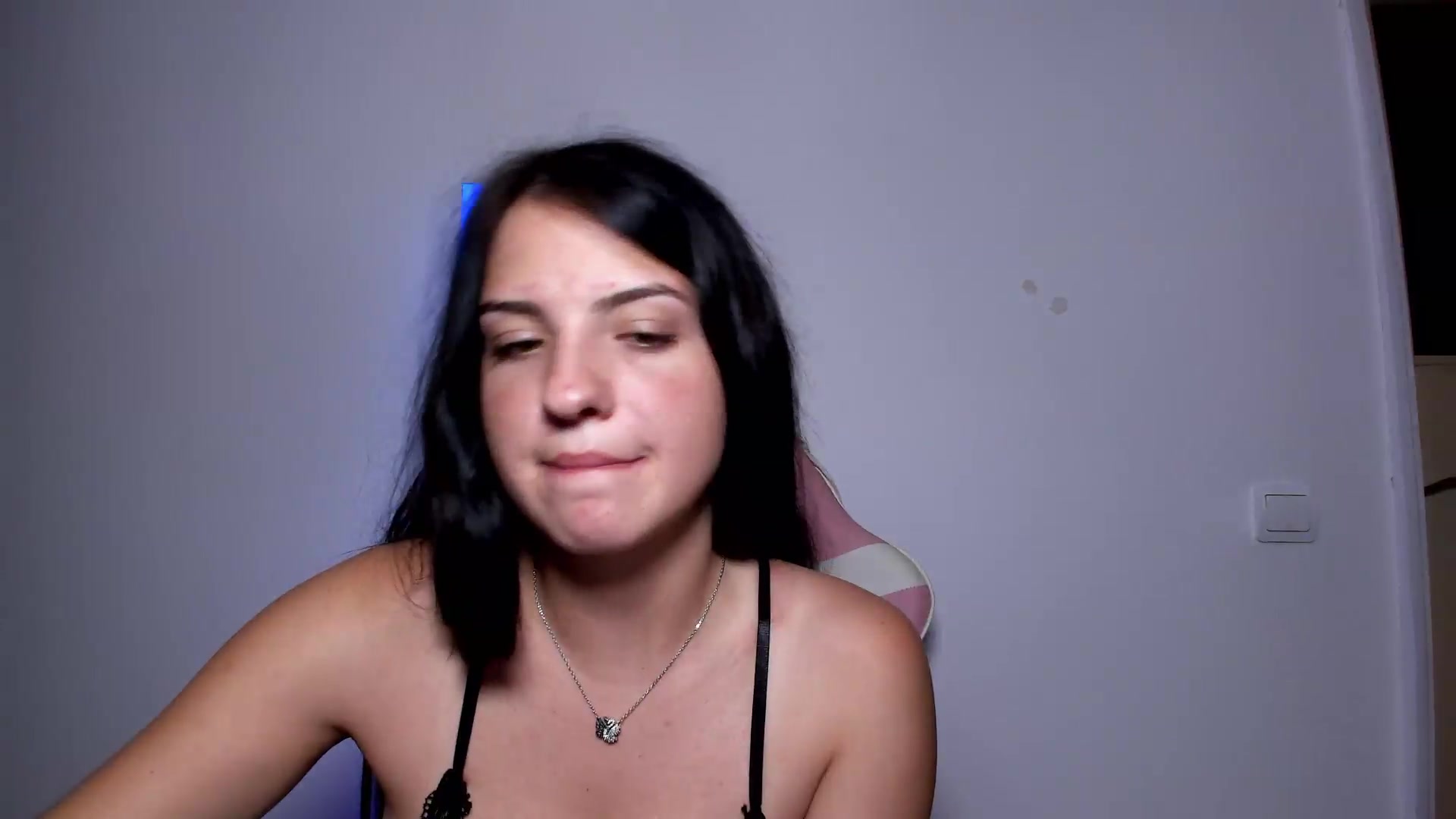 Gallery image thumbnail from AmberBlue_'s myfreecams stream on, 08/20/2026, 19:52 image 5 of 20