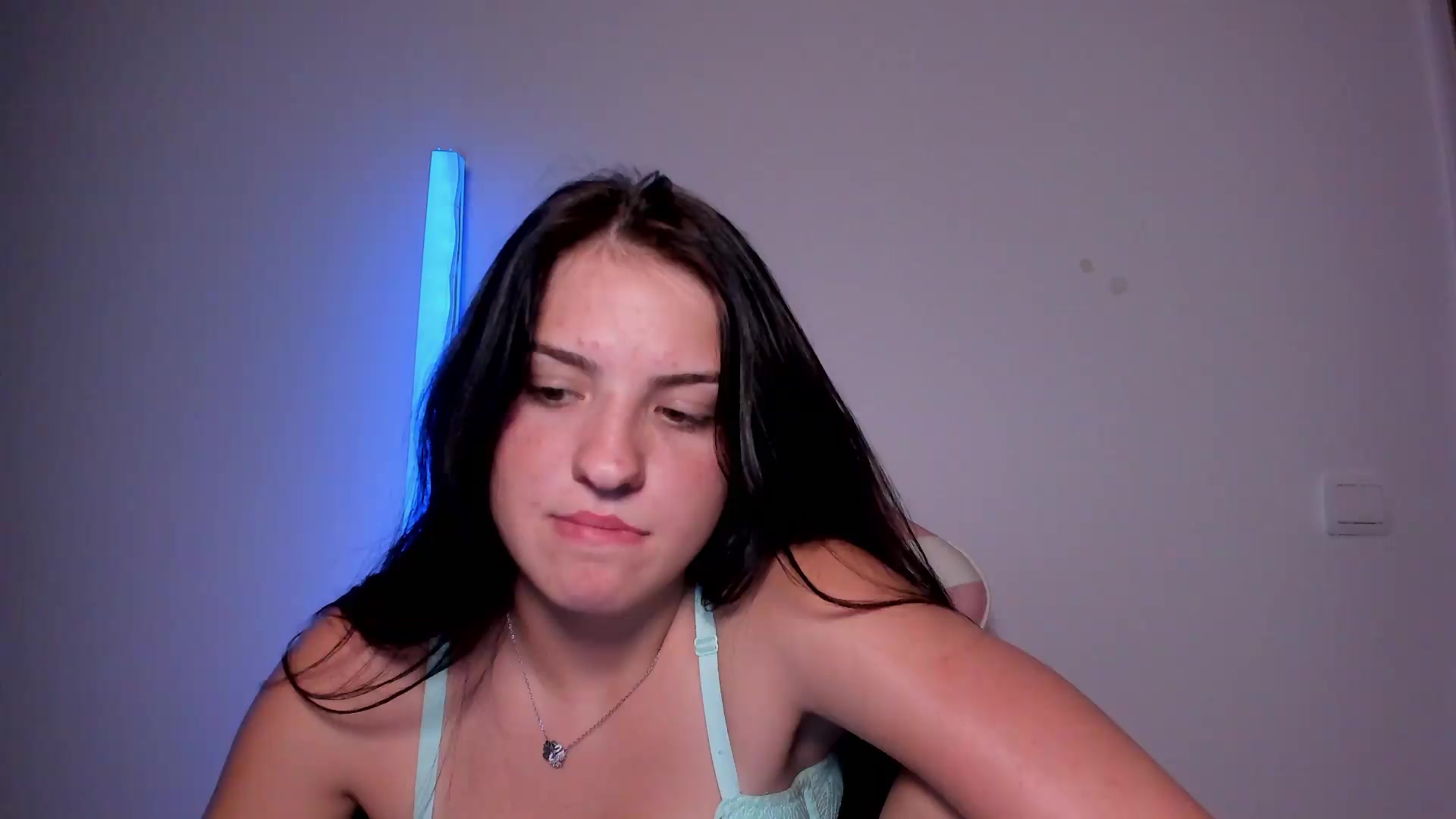 Gallery image thumbnail from AmberBlue_'s myfreecams stream on, 08/21/2026, 20:12 image 11 of 20