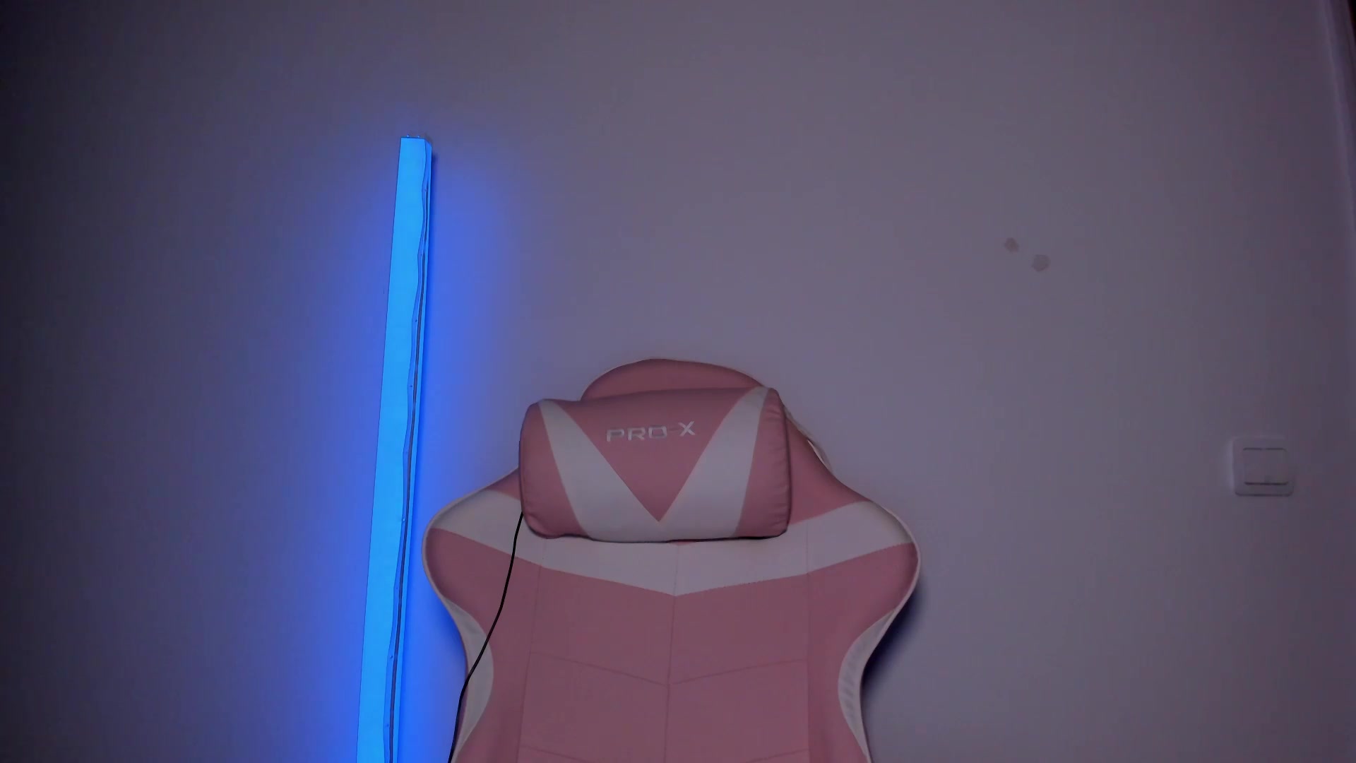 Gallery image thumbnail from AmberBlue_'s myfreecams stream on, 08/21/2026, 20:12 image 15 of 20