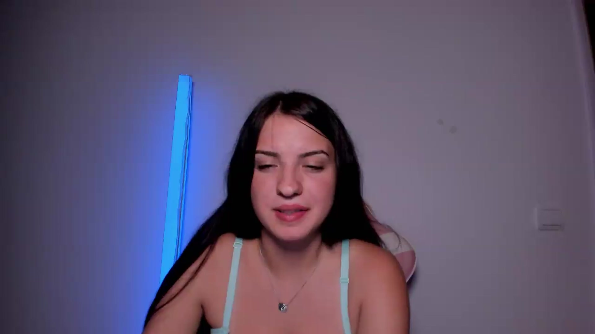 Gallery image thumbnail from AmberBlue_'s myfreecams stream on, 08/21/2026, 20:12 image 7 of 20