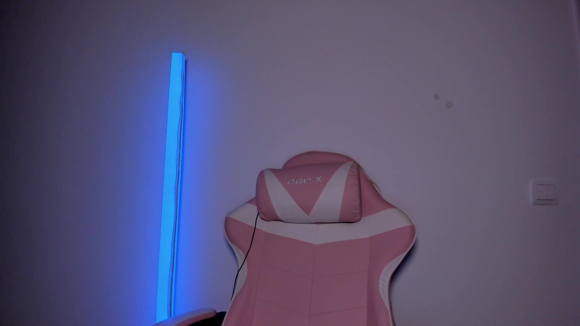 Gallery image thumbnail from AmberBlue_'s myfreecams stream on, 08/21/2026, 21:08 image 13 of 20