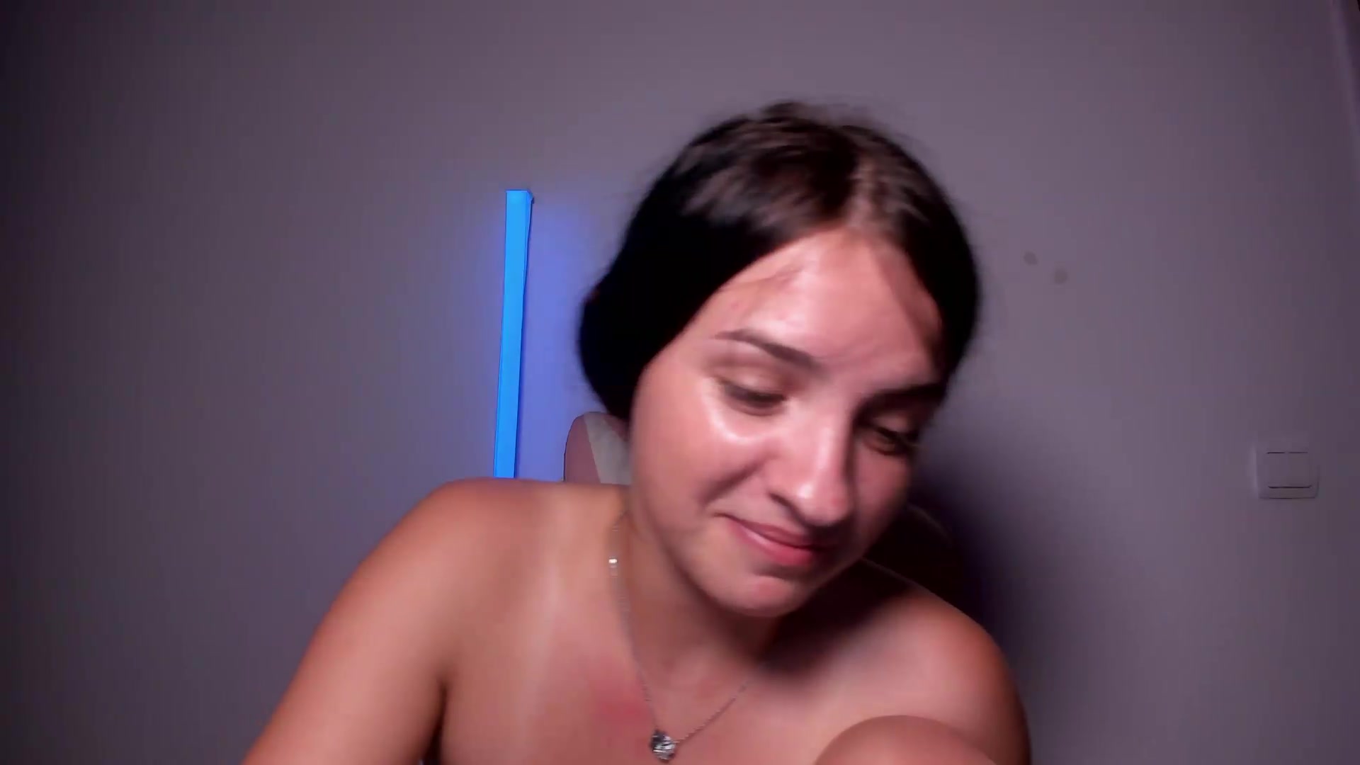Gallery image thumbnail from AmberBlue_'s myfreecams stream on, 08/26/2026, 03:01 image 18 of 20