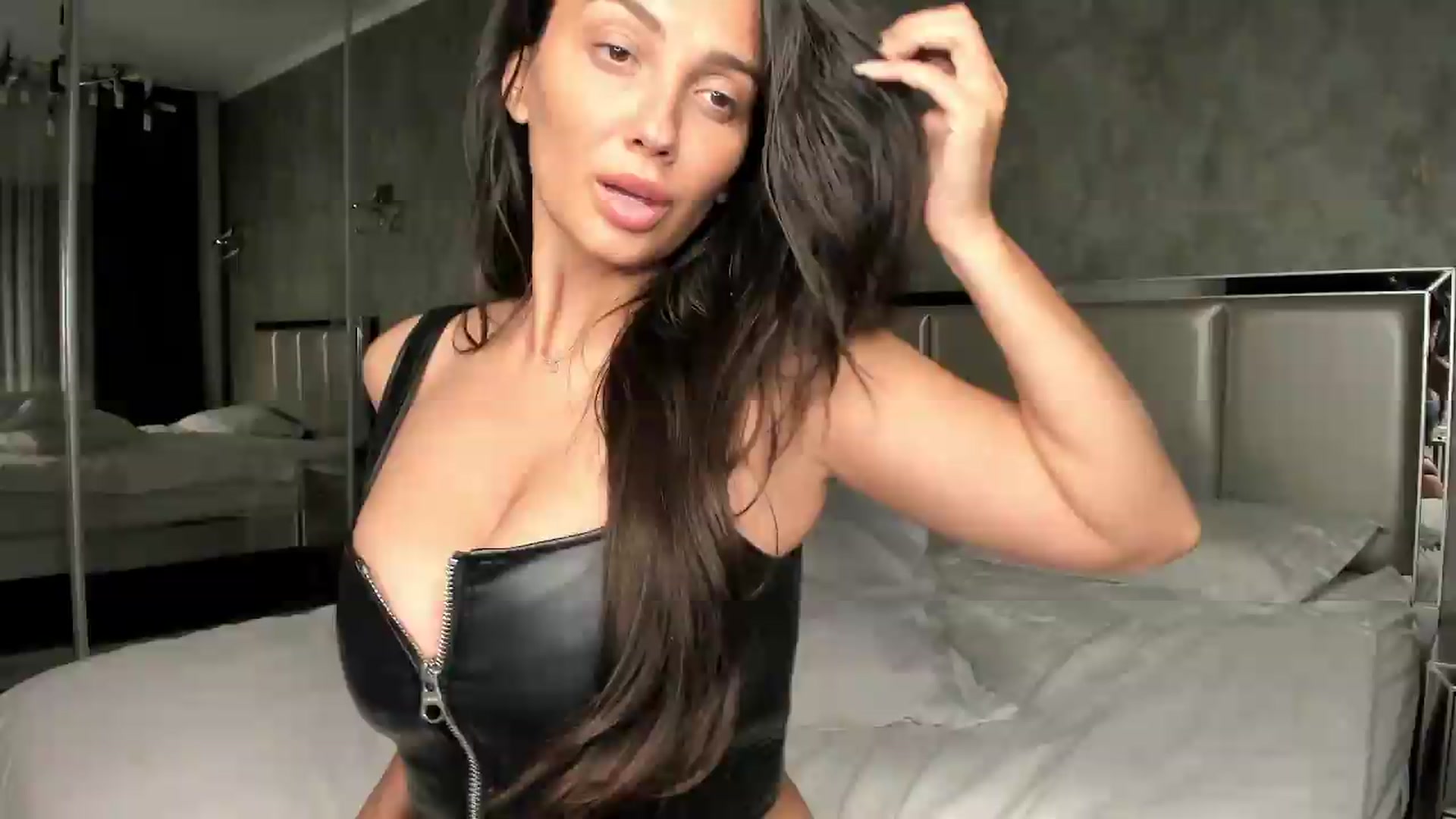 Gallery image thumbnail from AmberClyde's myfreecams stream on, 05/24/2026, 24:18 image 2 of 20
