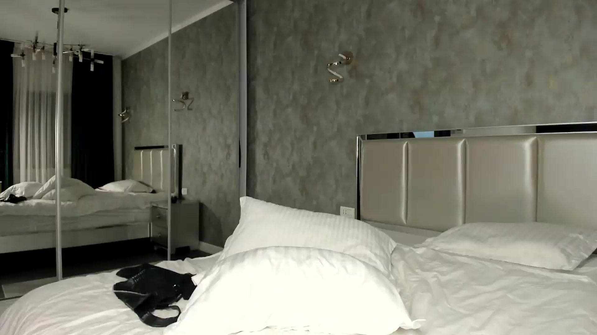 Gallery image thumbnail from AmberClyde's myfreecams stream on, 05/24/2026, 24:18 image 12 of 20