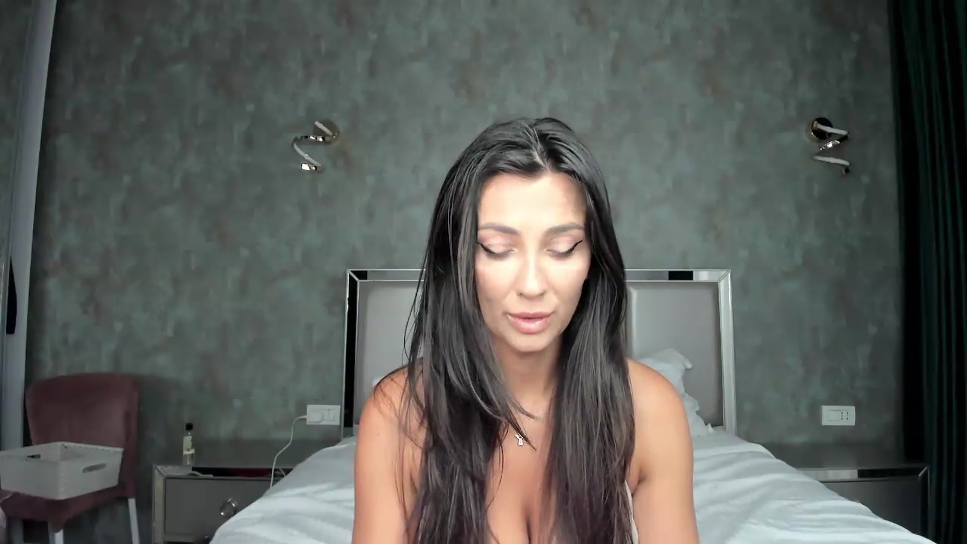 Gallery image thumbnail from AmberClyde's myfreecams stream on, 06/09/2026, 11:01 image 4 of 20