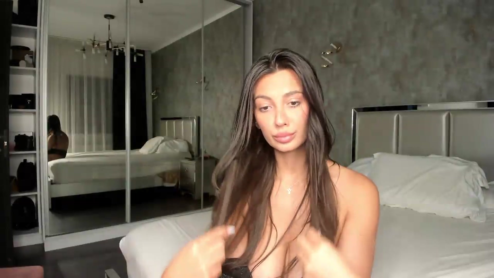 Gallery image thumbnail from AmberClyde's myfreecams stream on, 06/27/2026, 23:09 image 12 of 20