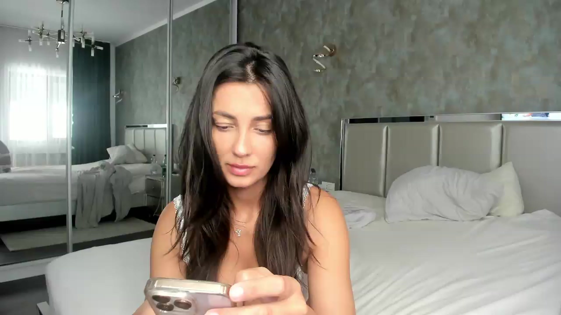Gallery image thumbnail from AmberClyde's myfreecams stream on, 07/14/2026, 11:38 image 4 of 20