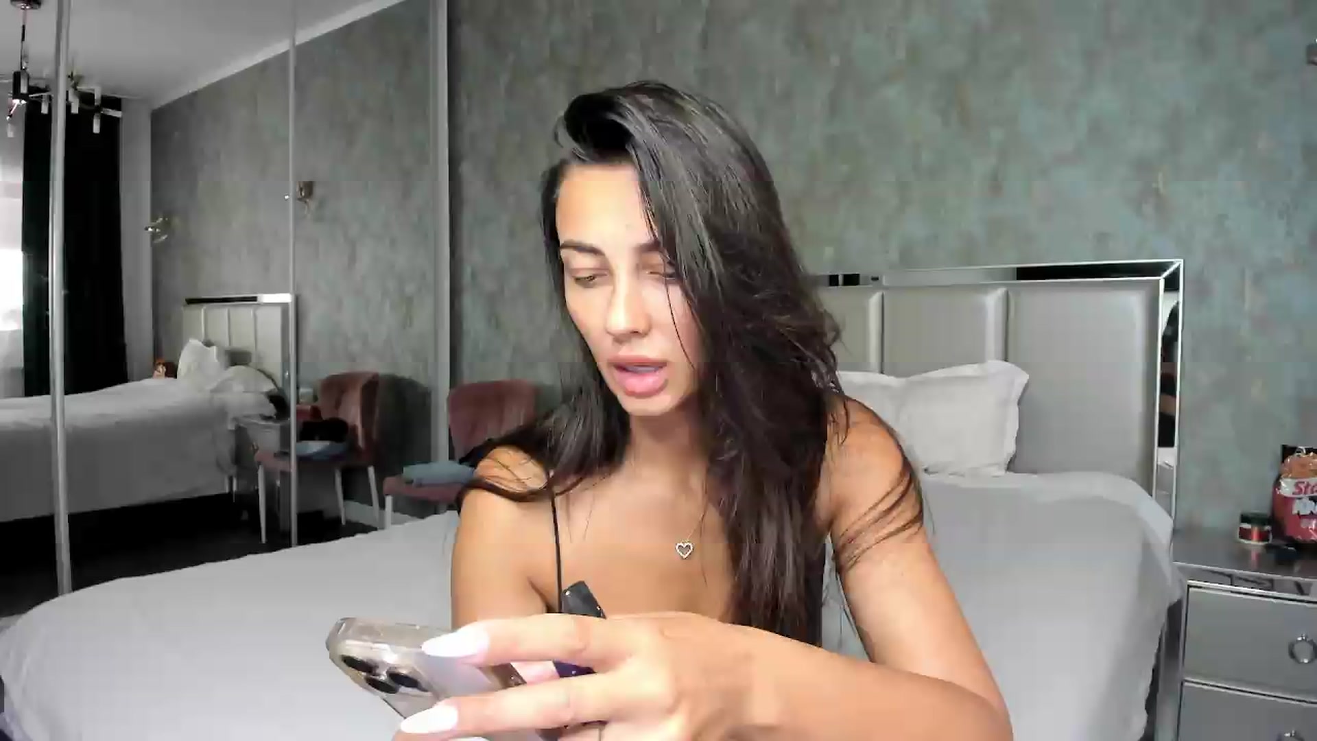 Gallery image thumbnail from AmberClyde's myfreecams stream on, 08/12/2026, 09:47 image 1 of 20