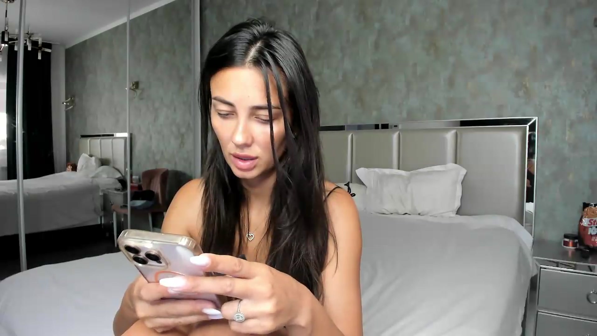 Gallery image thumbnail from AmberClyde's myfreecams stream on, 08/12/2026, 09:47 image 5 of 20