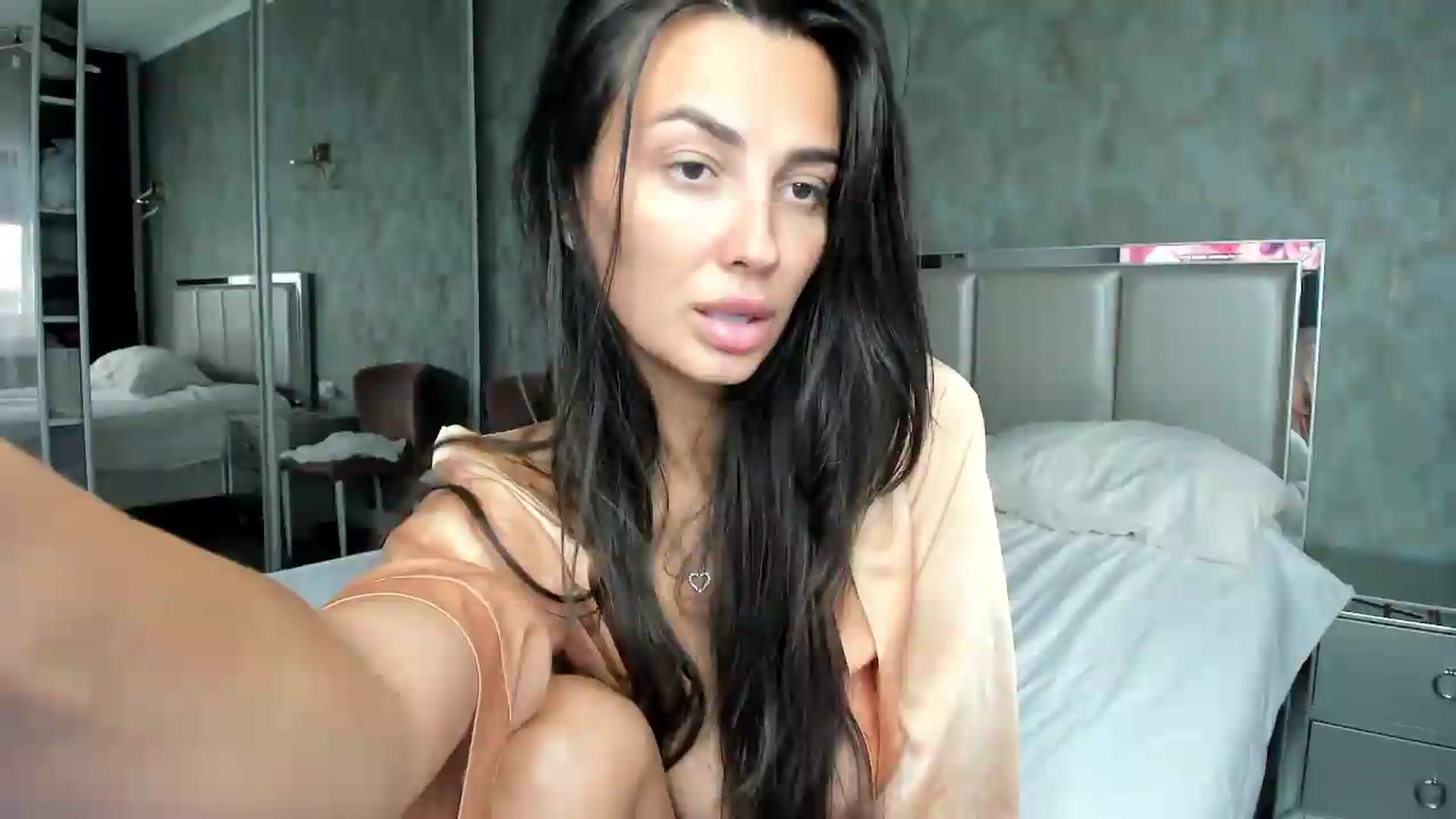 Gallery image thumbnail from AmberClyde's myfreecams stream on, 08/15/2026, 13:34 image 8 of 20