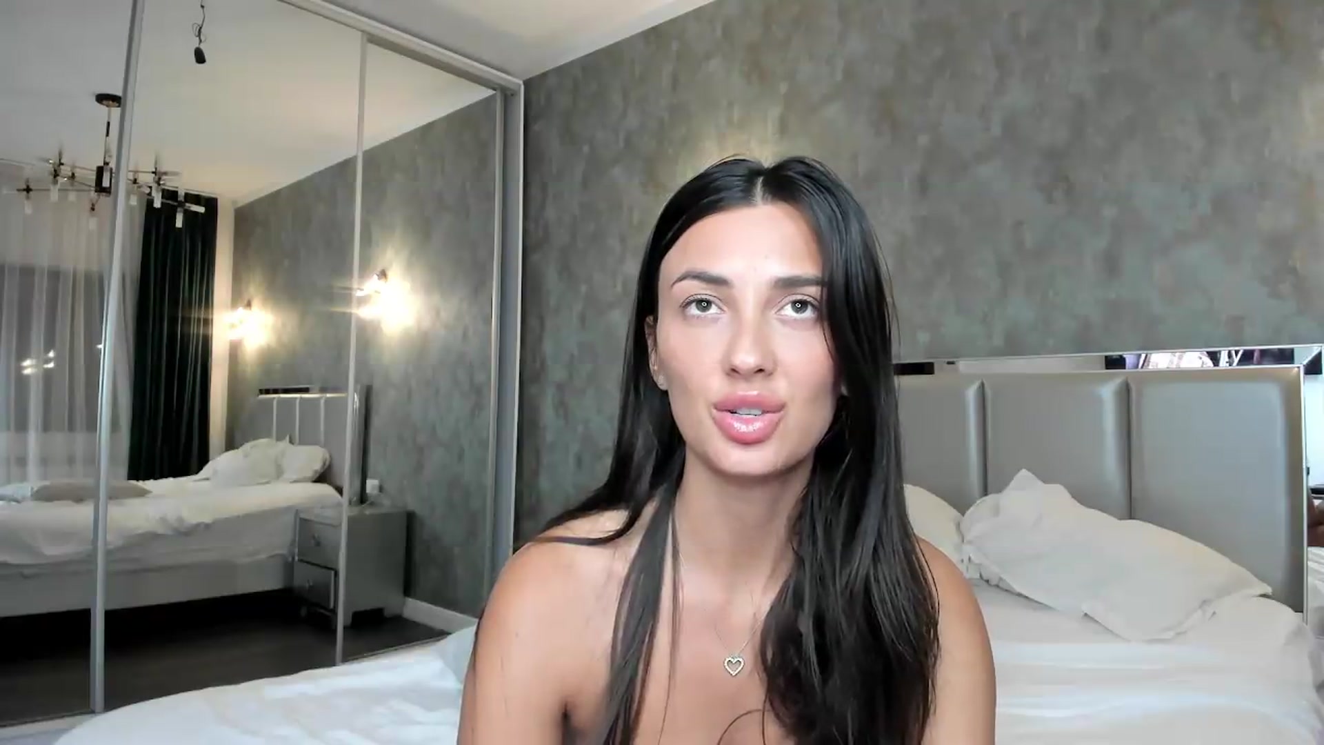Gallery image thumbnail from AmberClyde's myfreecams stream on, 08/21/2026, 20:17 image 18 of 20