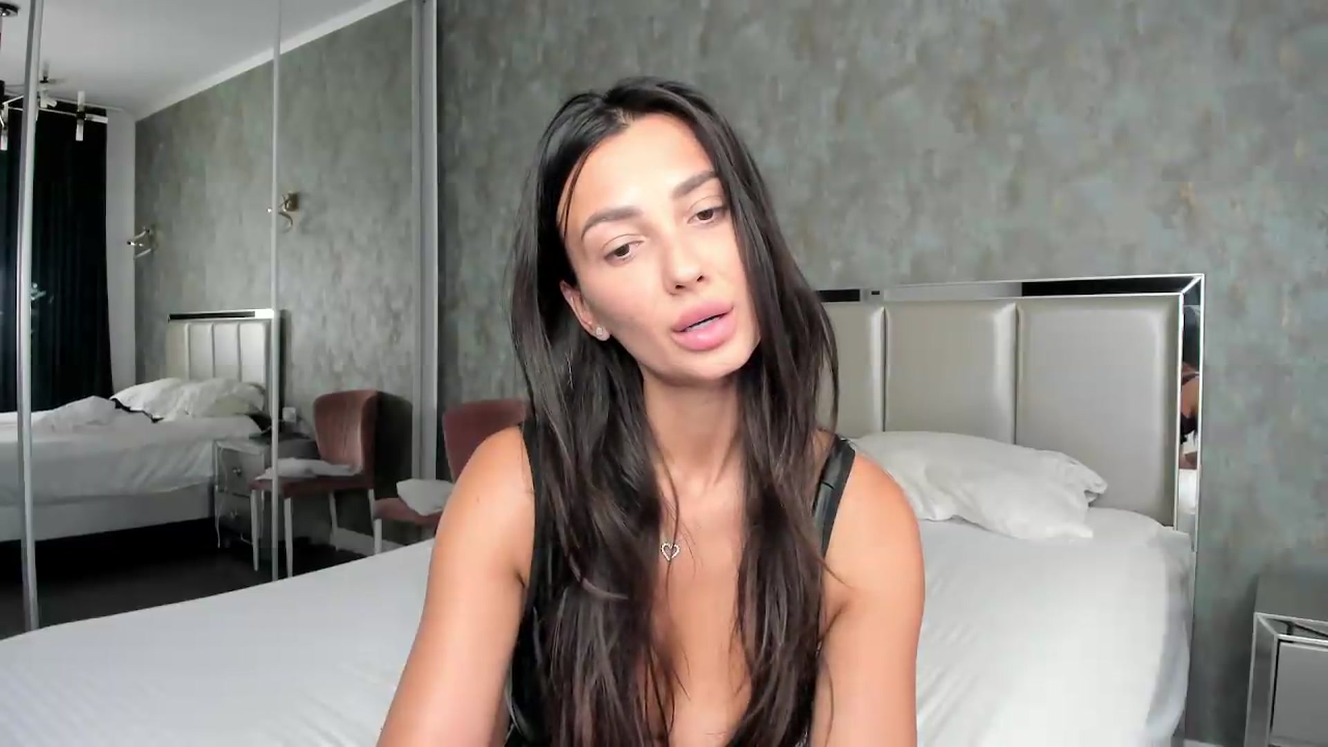 Gallery image thumbnail from AmberClyde's myfreecams stream on, 09/08/2026, 10:40 image 4 of 20