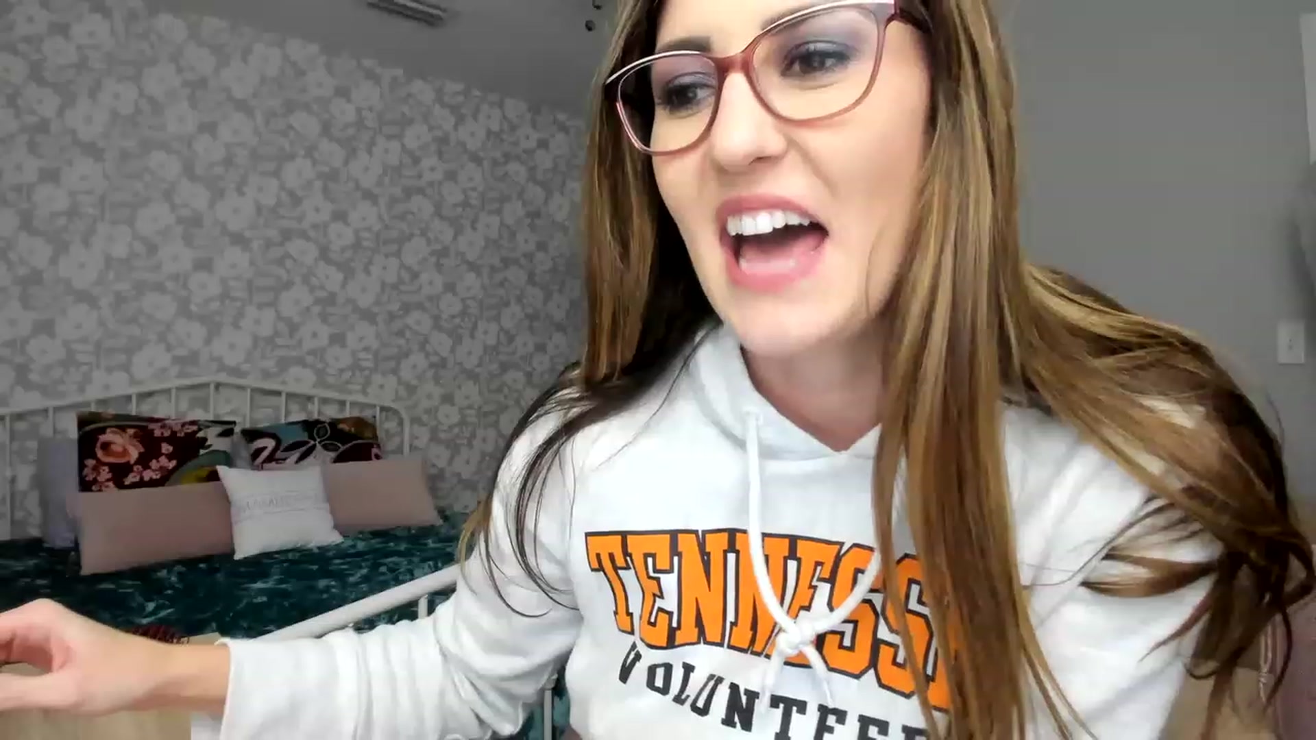Gallery image thumbnail from AmberHahn's myfreecams stream on, 11/18/2022, 04:55 image 13 of 20