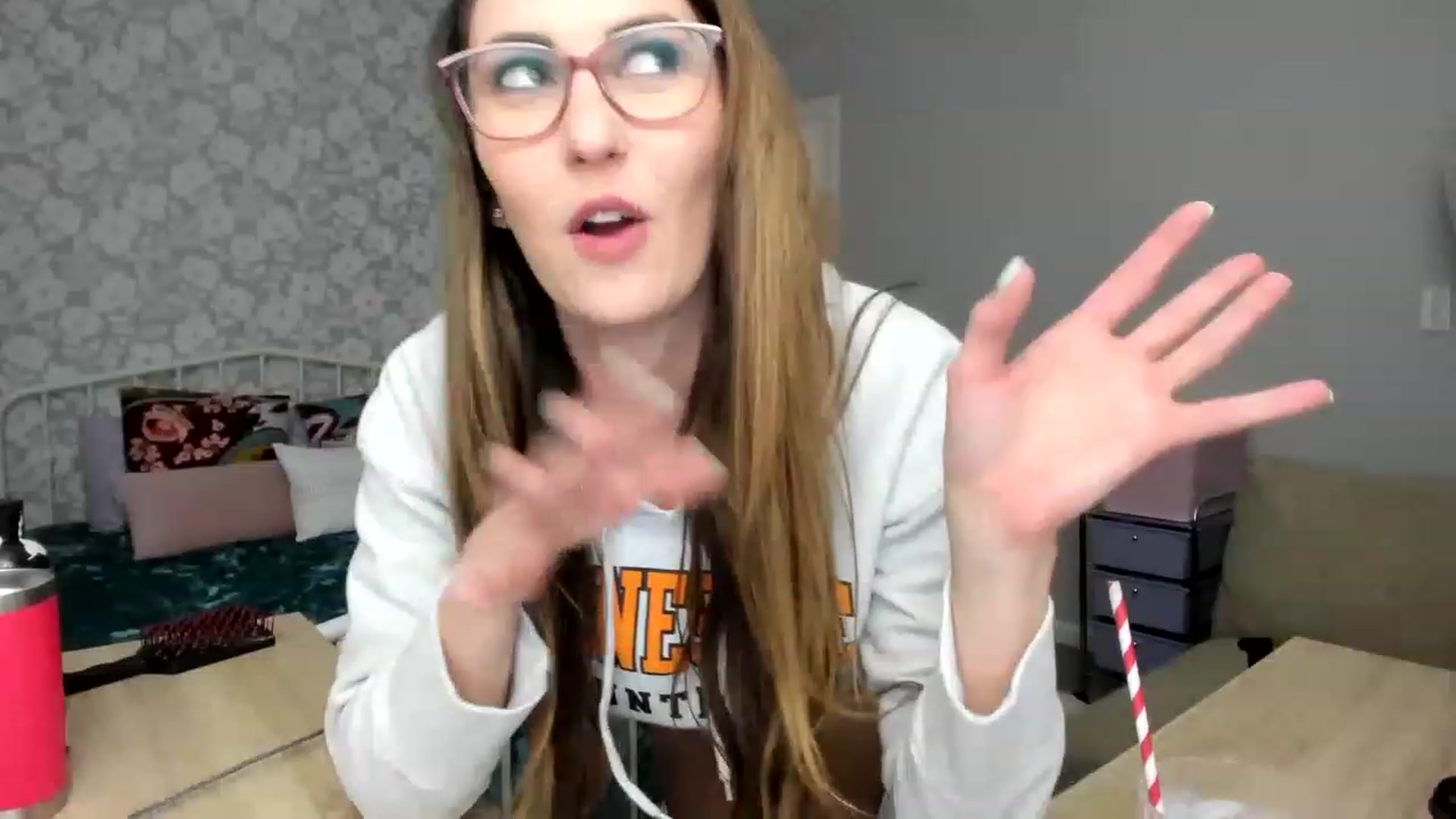 Gallery image thumbnail from AmberHahn's myfreecams stream on, 11/18/2022, 04:55 image 17 of 20
