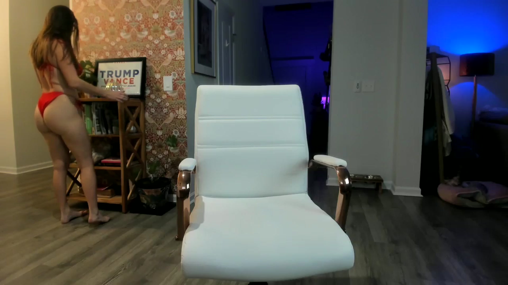 Gallery image thumbnail from AmberHahn's myfreecams stream on, 11/13/2024, 04:56 image 3 of 20