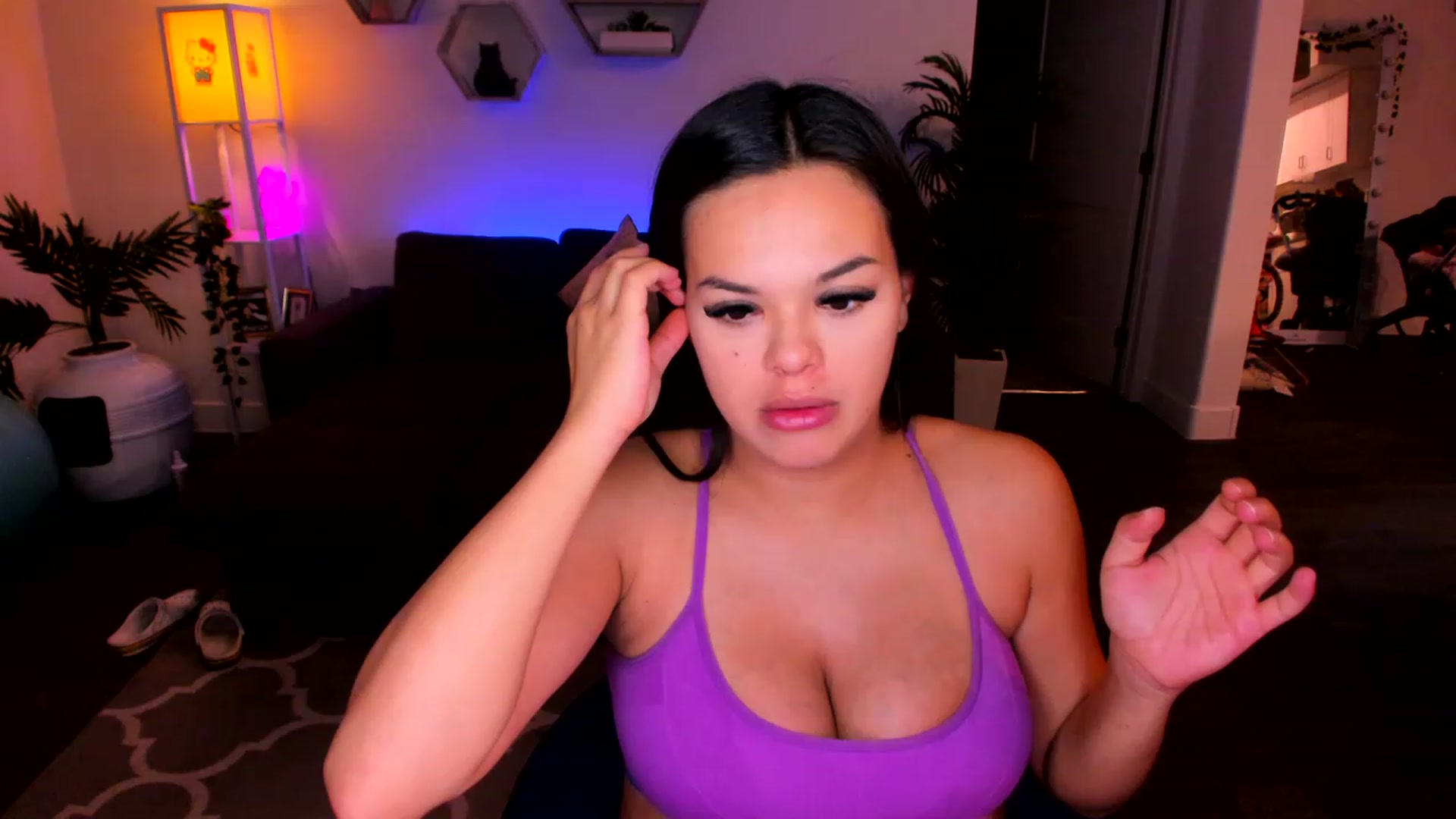 Gallery image thumbnail from AmberMae_'s myfreecams stream on, 02/06/2023, 08:33 image 8 of 20