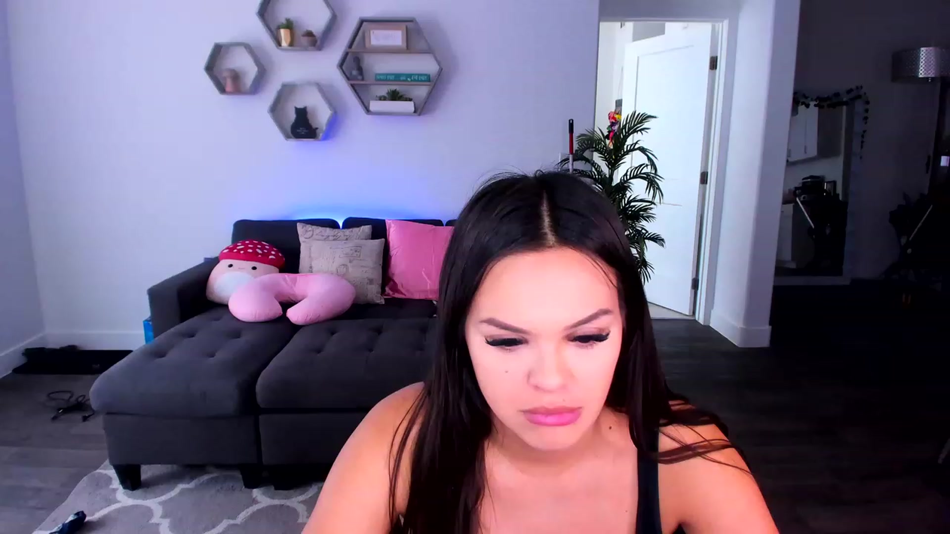 Gallery image thumbnail from AmberMae_'s myfreecams stream on, 03/08/2023, 20:18 image 3 of 20