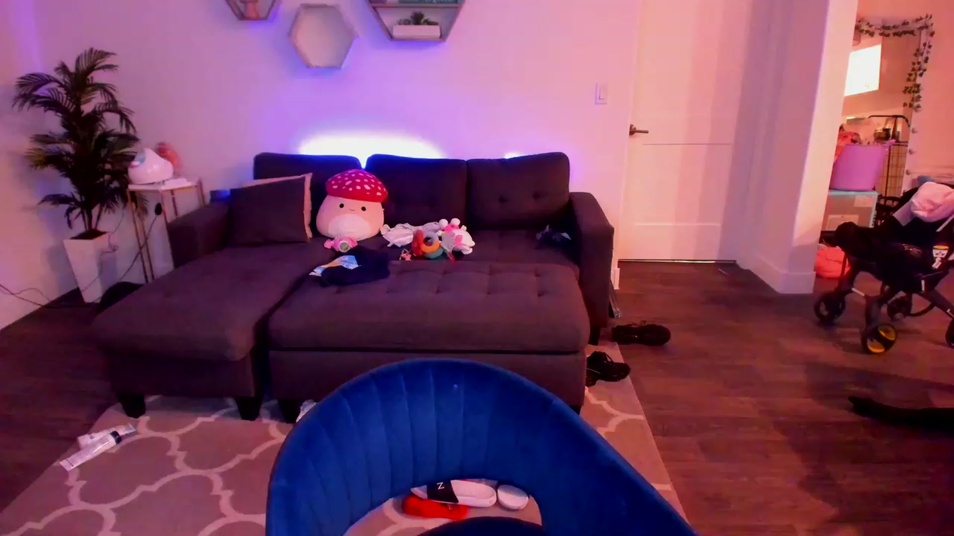 Gallery image thumbnail from AmberMae_'s myfreecams stream on, 04/14/2023, 07:12 image 10 of 20