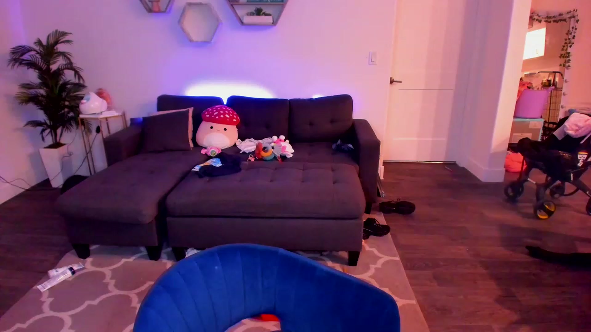 Gallery image thumbnail from AmberMae_'s myfreecams stream on, 04/14/2023, 07:12 image 3 of 20