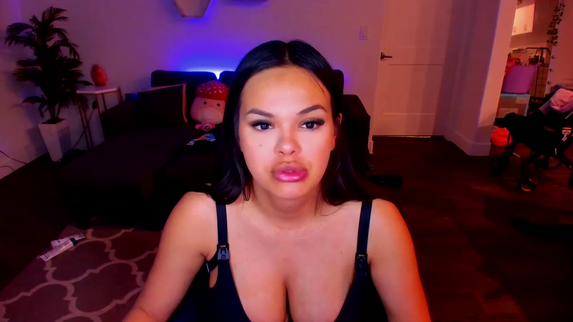 Gallery image thumbnail from AmberMae_'s myfreecams stream on, 04/14/2023, 07:42 image 13 of 20