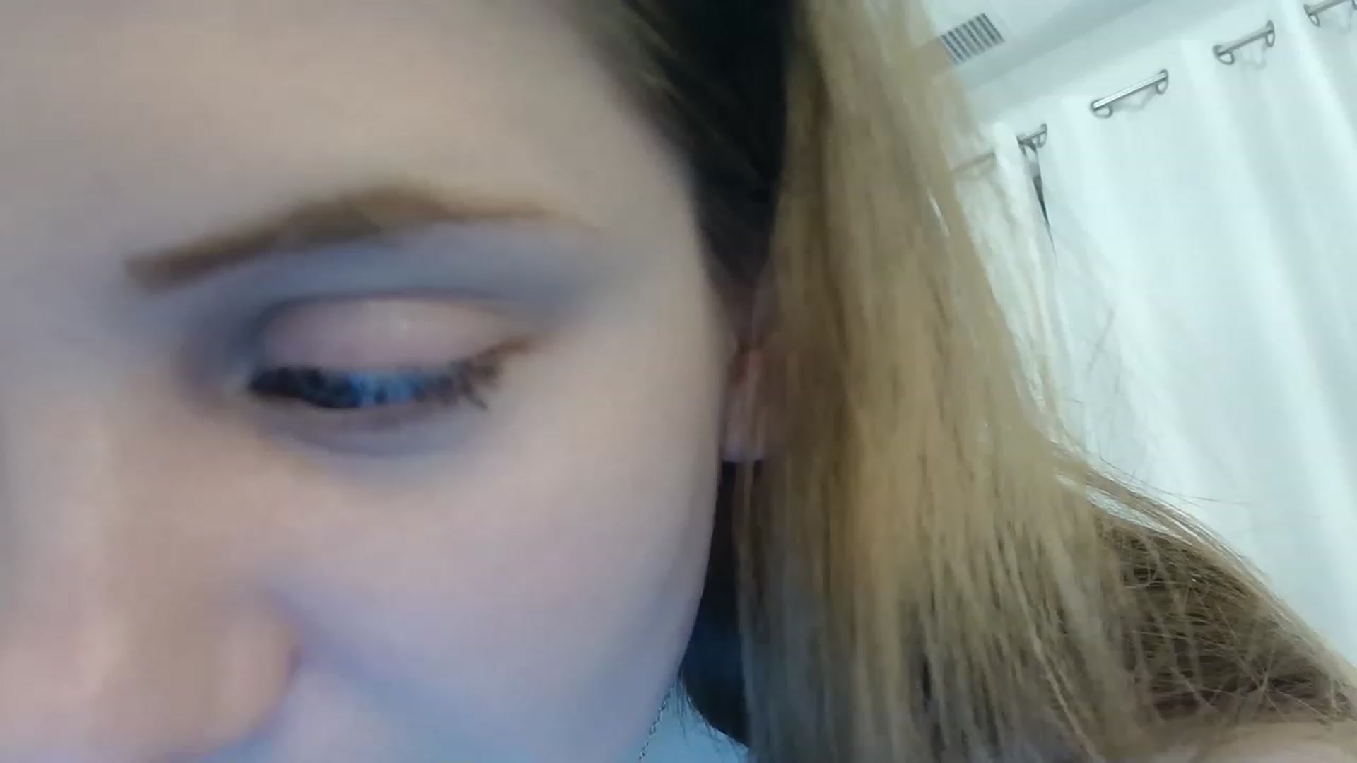 Gallery image thumbnail from AmberPeach's myfreecams stream on, 12/26/2022, 03:16 image 5 of 20