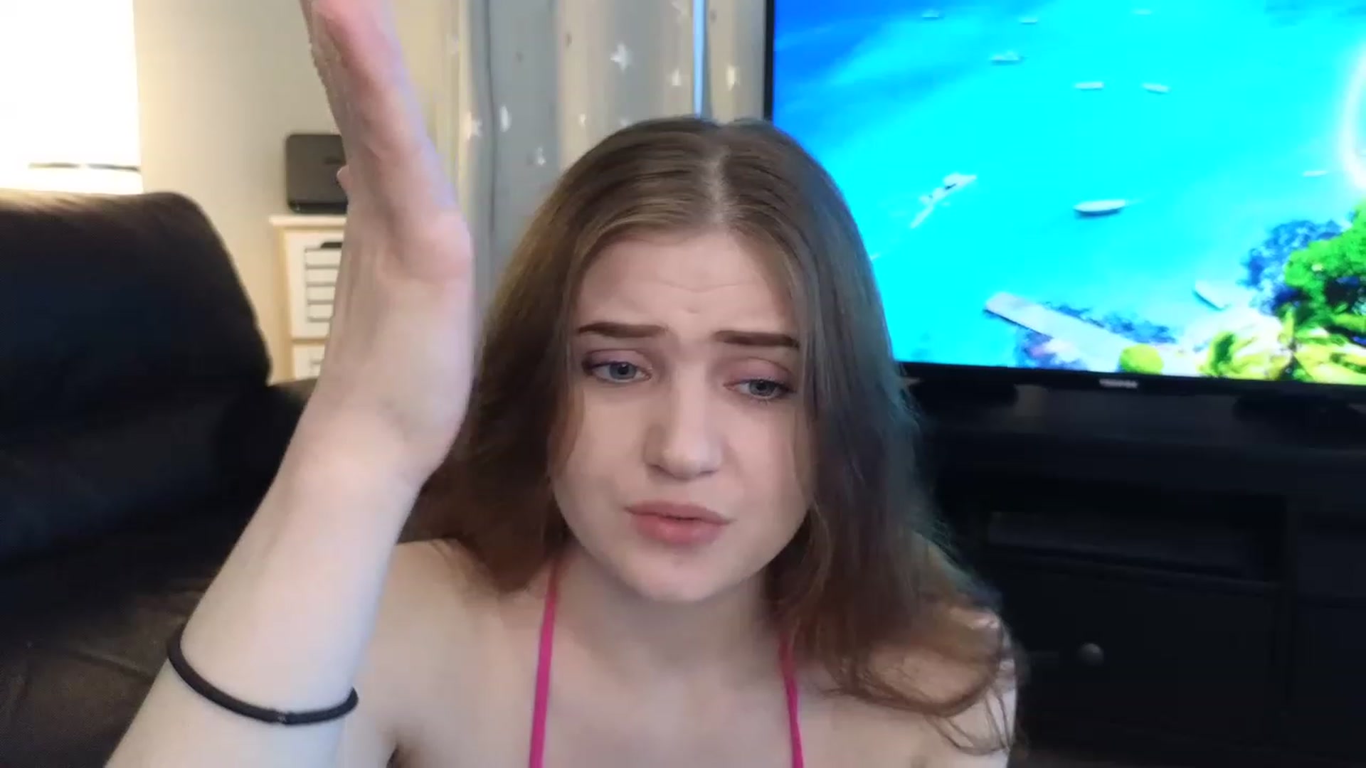 Gallery image thumbnail from AmberPeach's myfreecams stream on, 04/09/2023, 18:28 image 10 of 20