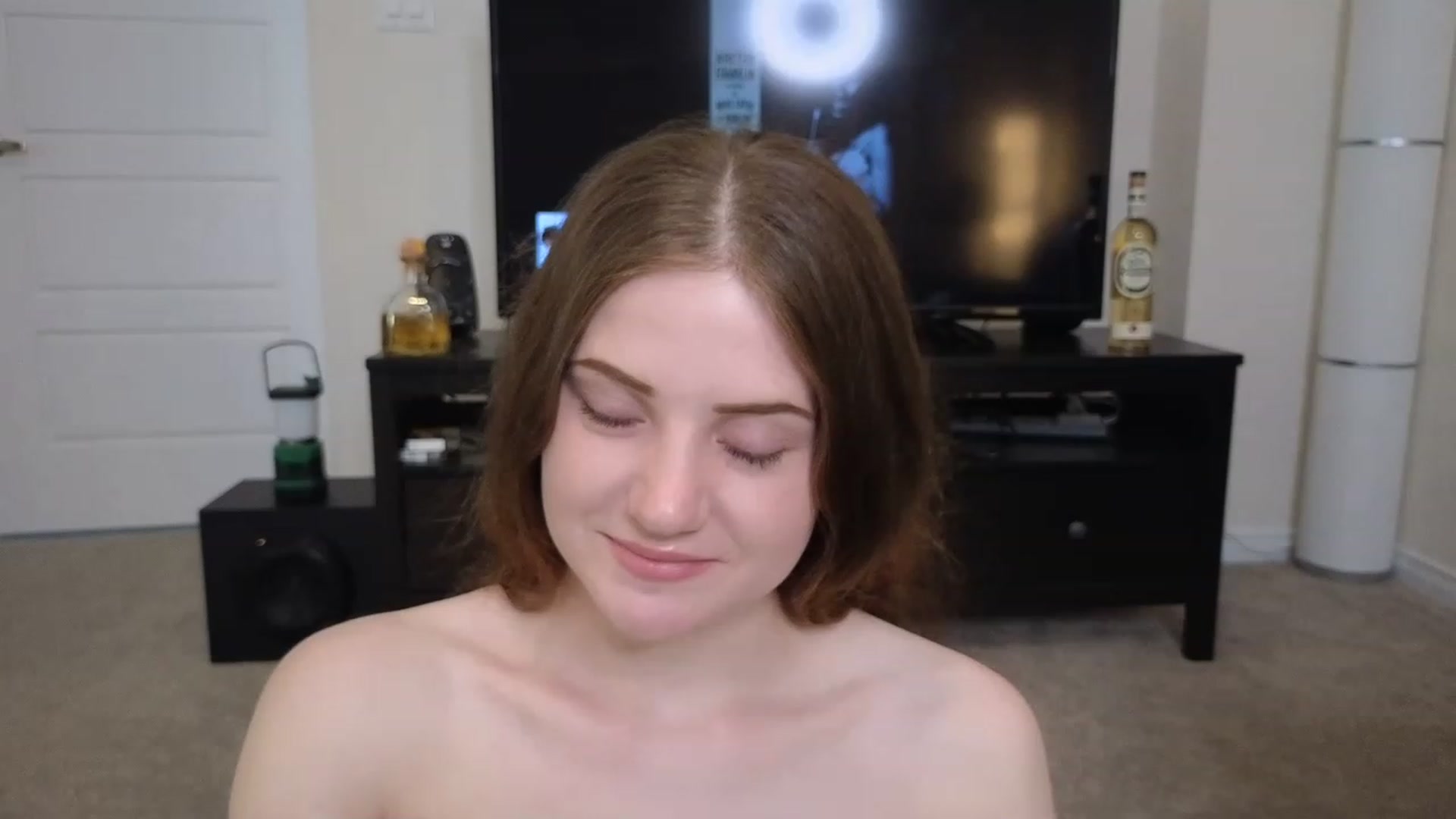 Gallery image thumbnail from AmberPeach's myfreecams stream on, 05/14/2023, 20:53 image 19 of 20