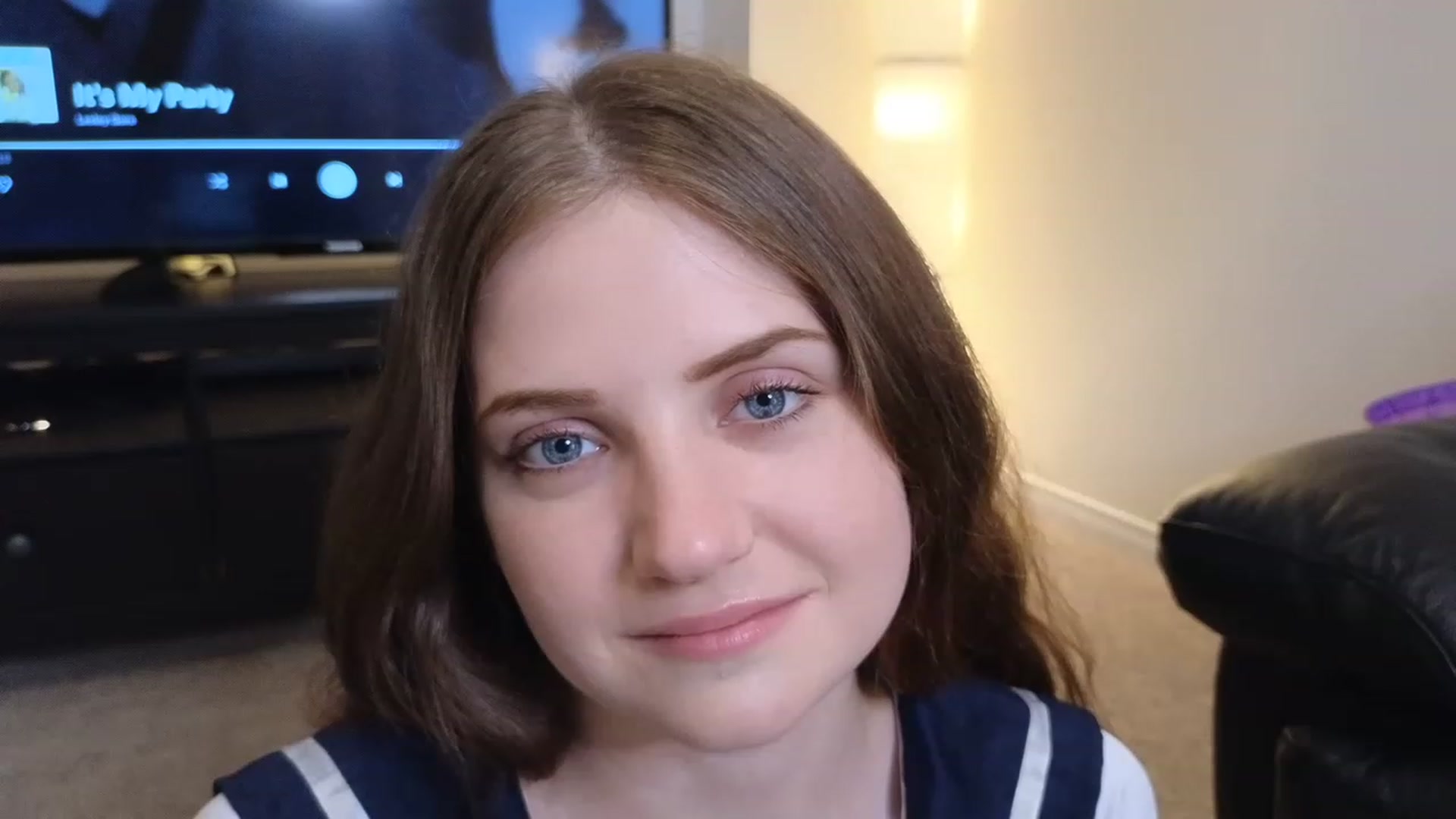 Gallery image thumbnail from AmberPeach's myfreecams stream on, 05/15/2023, 02:35 image 13 of 20