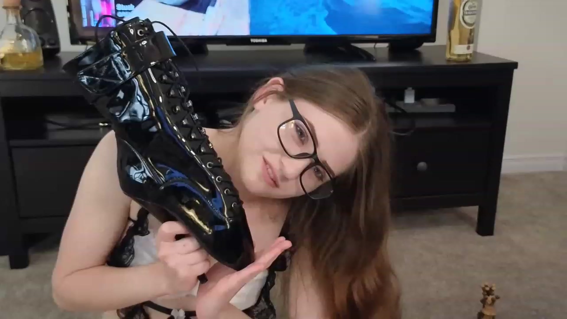 Gallery image thumbnail from AmberPeach's myfreecams stream on, 05/17/2023, 20:26 image 8 of 20