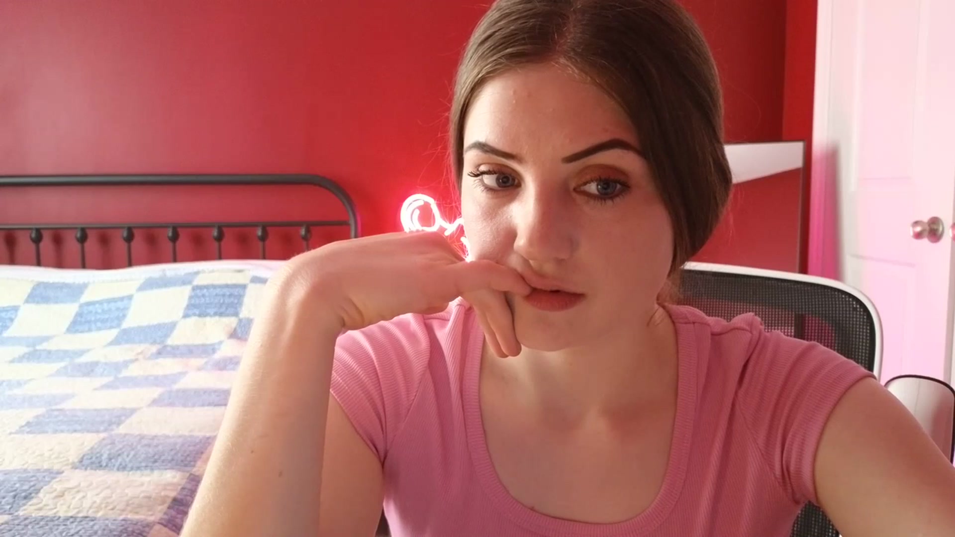 Gallery image thumbnail from AmberPeach's myfreecams stream on, 07/20/2023, 20:21 image 4 of 20