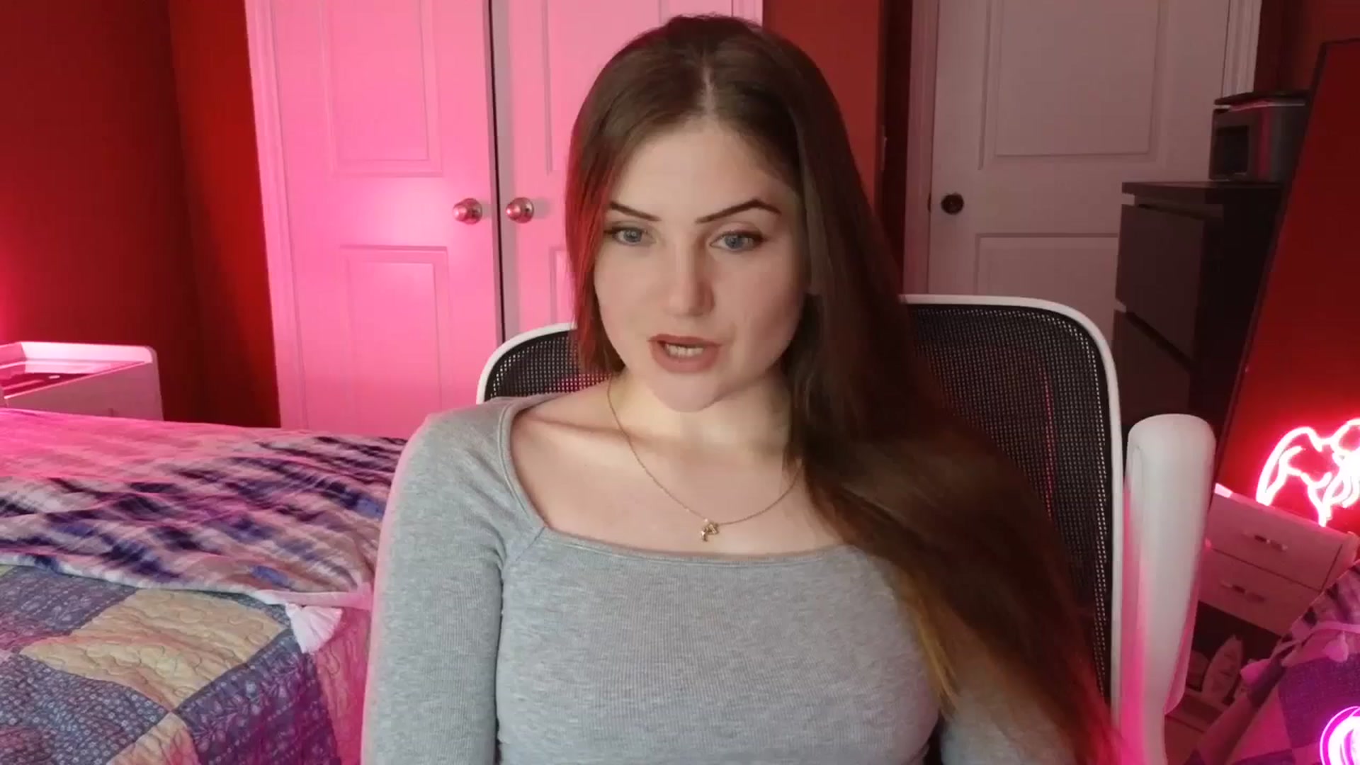 Gallery image thumbnail from AmberPeach's myfreecams stream on, 10/05/2023, 21:18 image 16 of 20