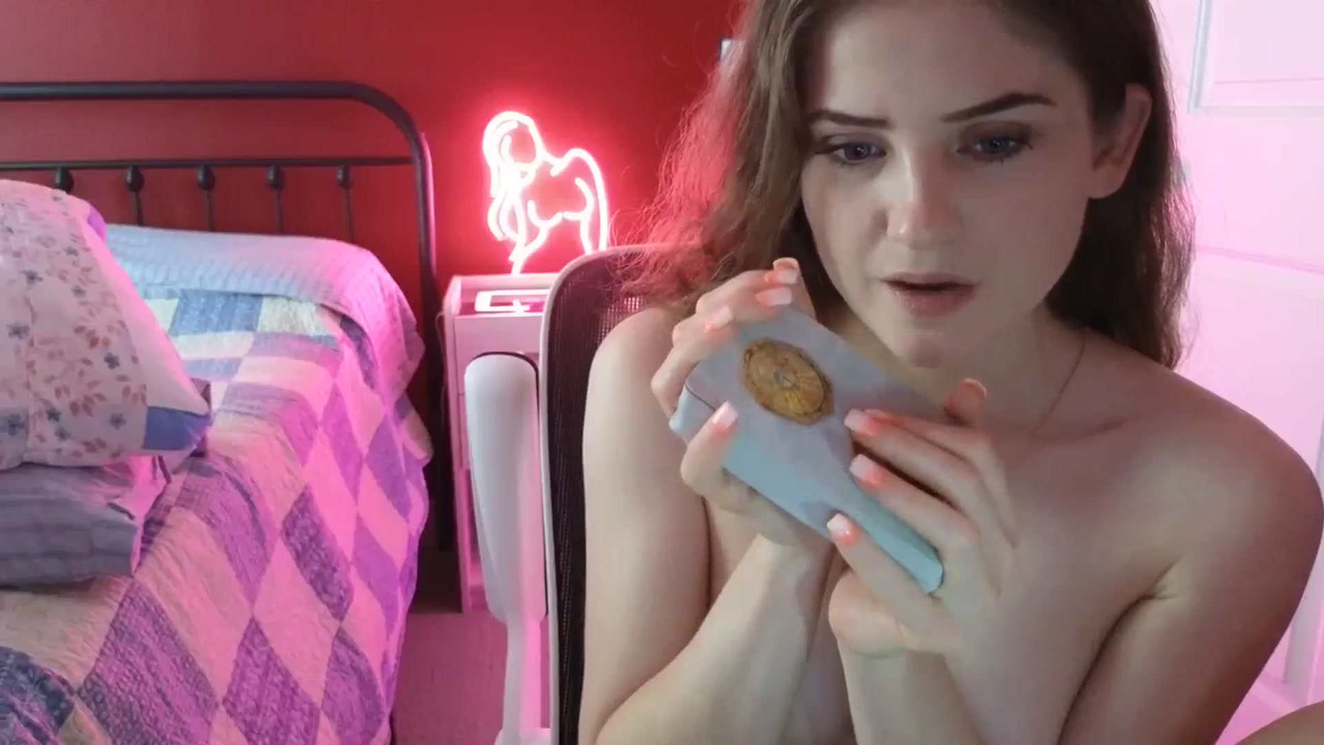 Gallery image thumbnail from AmberPeach's myfreecams stream on, 10/18/2023, 19:46 image 19 of 20