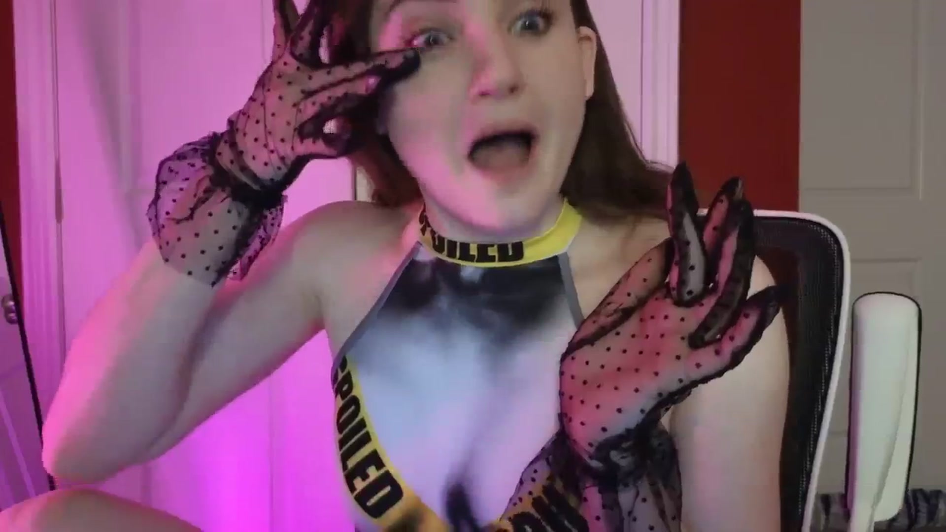 Gallery image thumbnail from AmberPeach's myfreecams stream on, 12/10/2023, 23:00 image 16 of 20