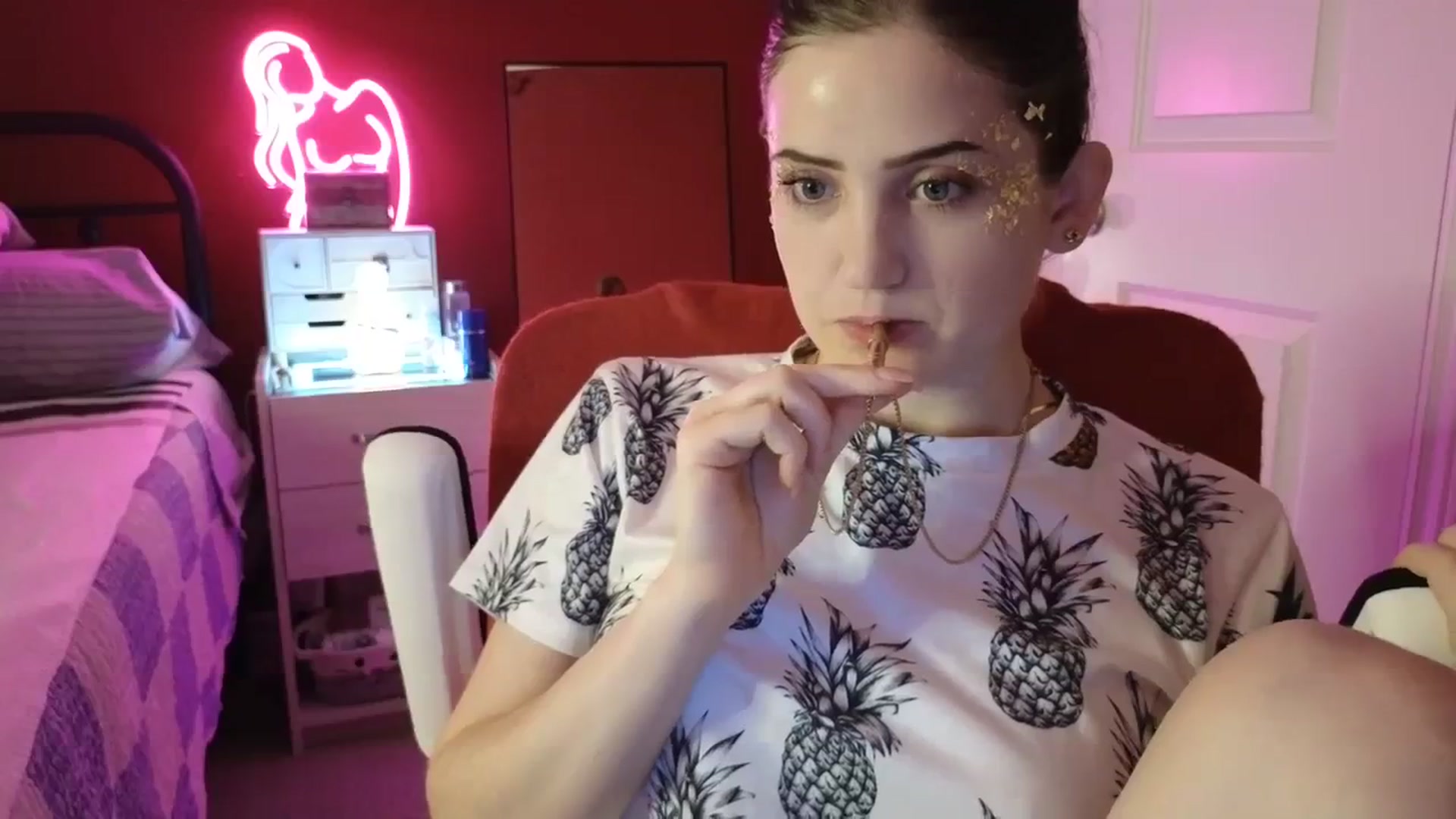 Gallery image thumbnail from AmberPeach's myfreecams stream on, 01/09/2024, 24:05 image 2 of 20