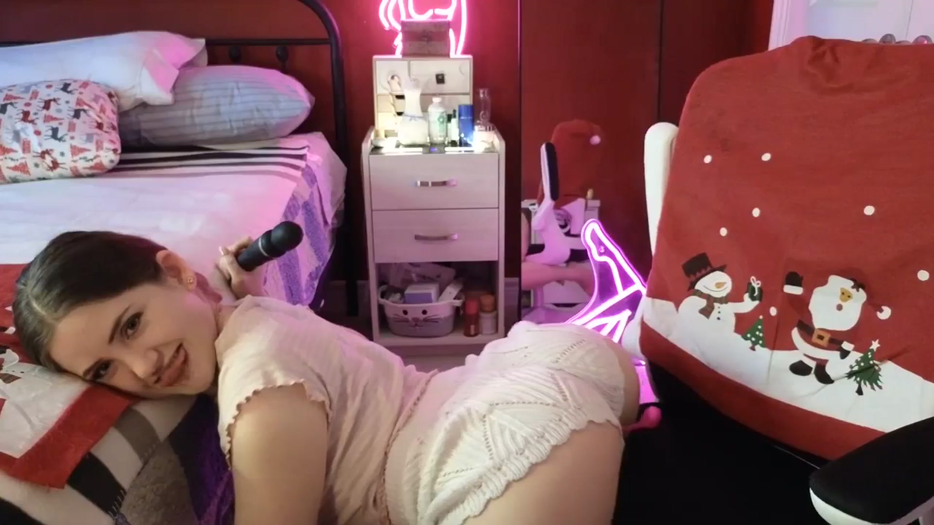 Gallery image thumbnail from AmberPeach's myfreecams stream on, 01/11/2024, 22:37 image 5 of 20